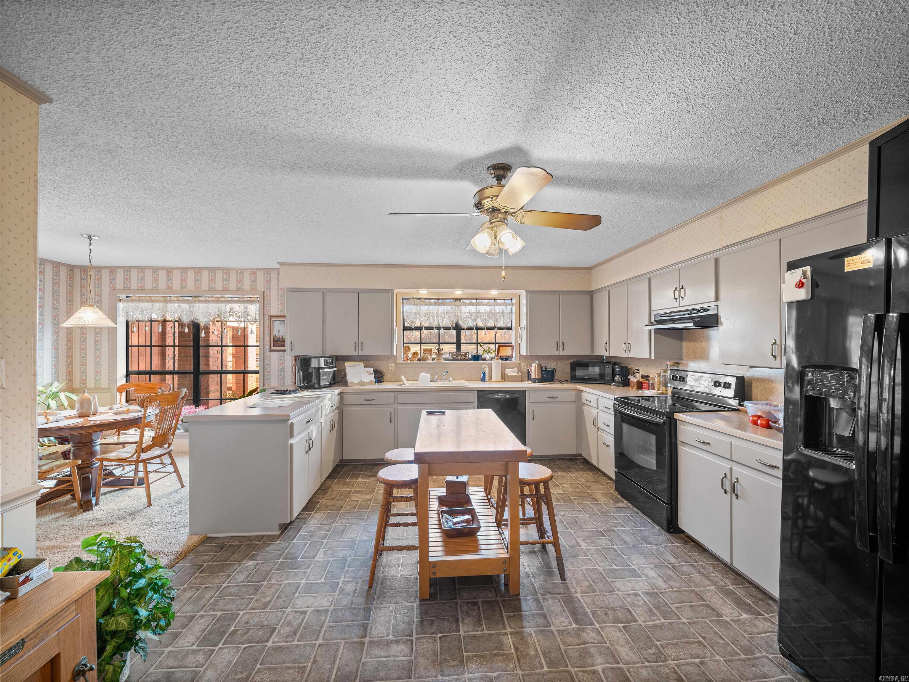 9832 CONGO  Benton, AR