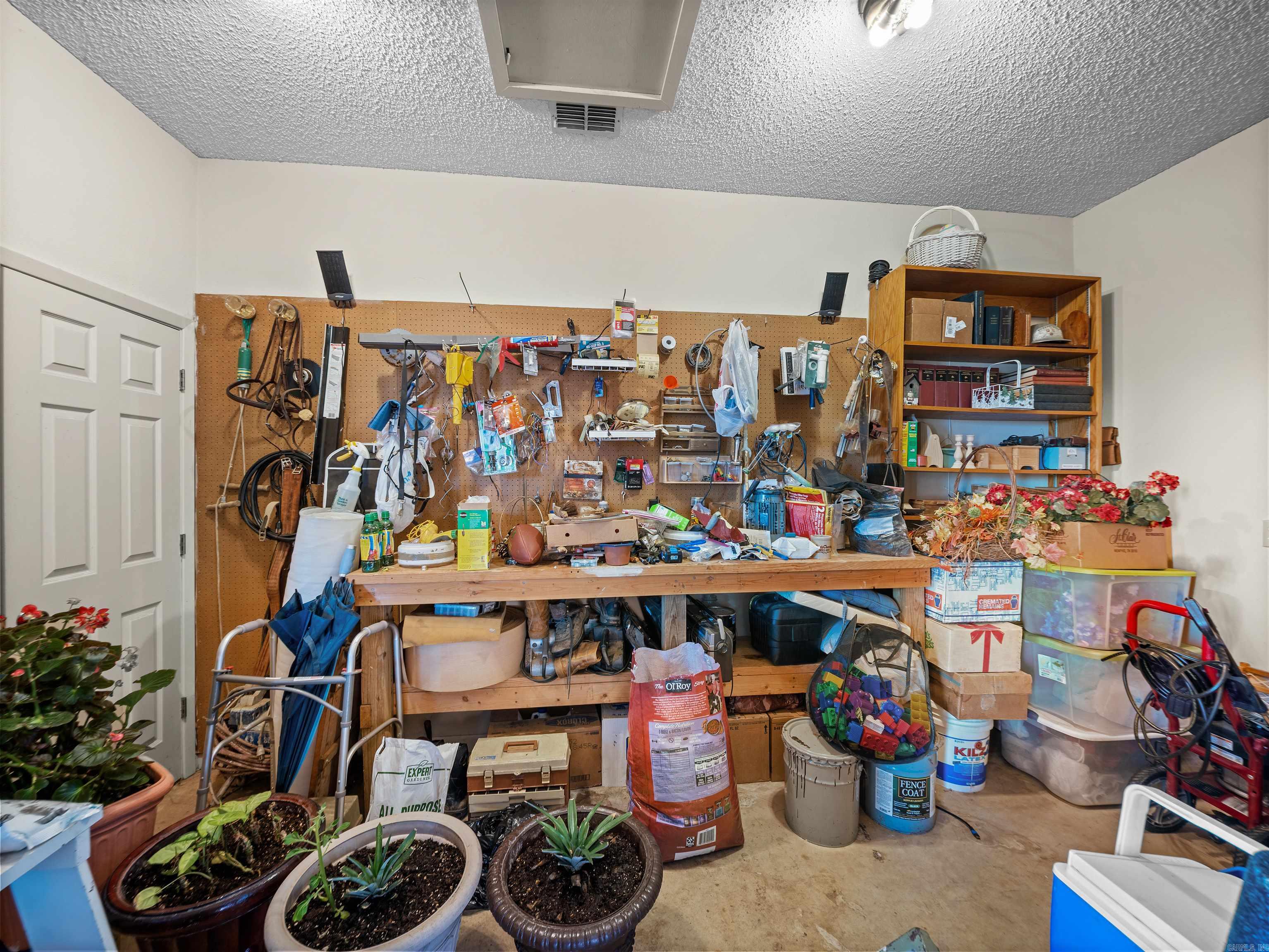 9832 CONGO  Benton, AR