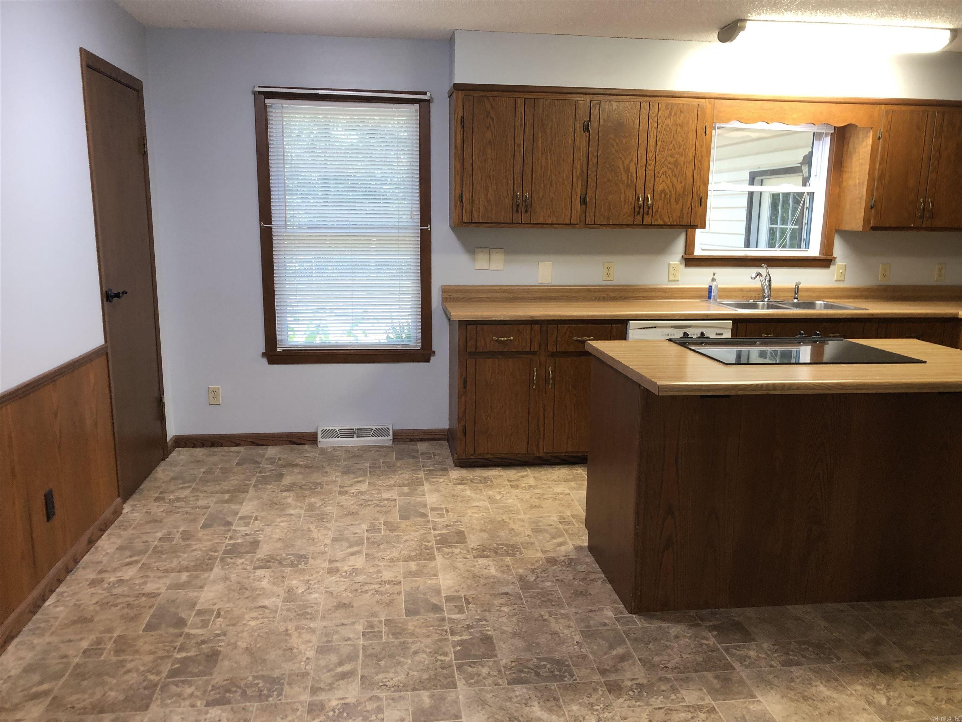 125 Bluebird Glen  Searcy, AR