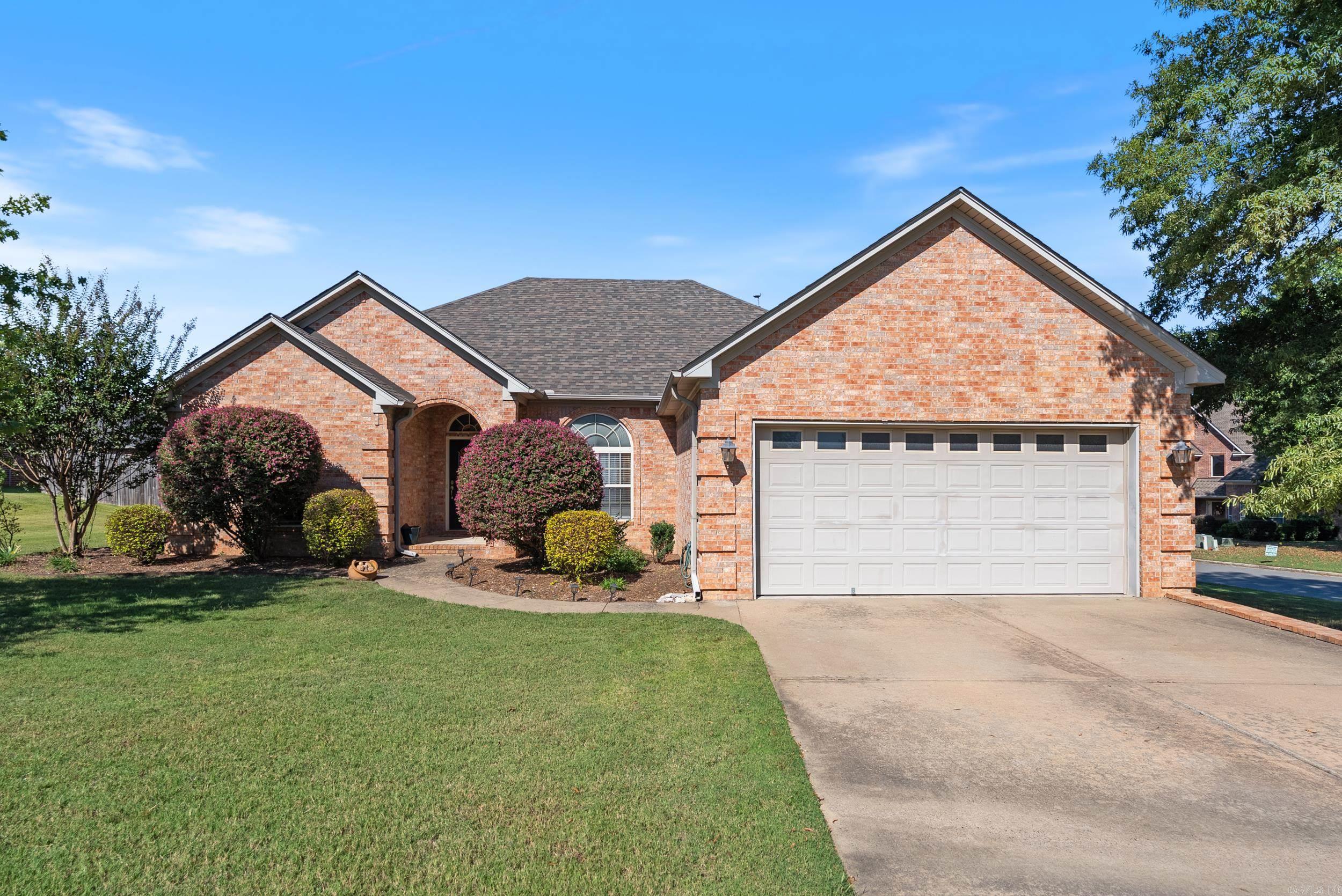 102 Creek Valley  Maumelle, AR