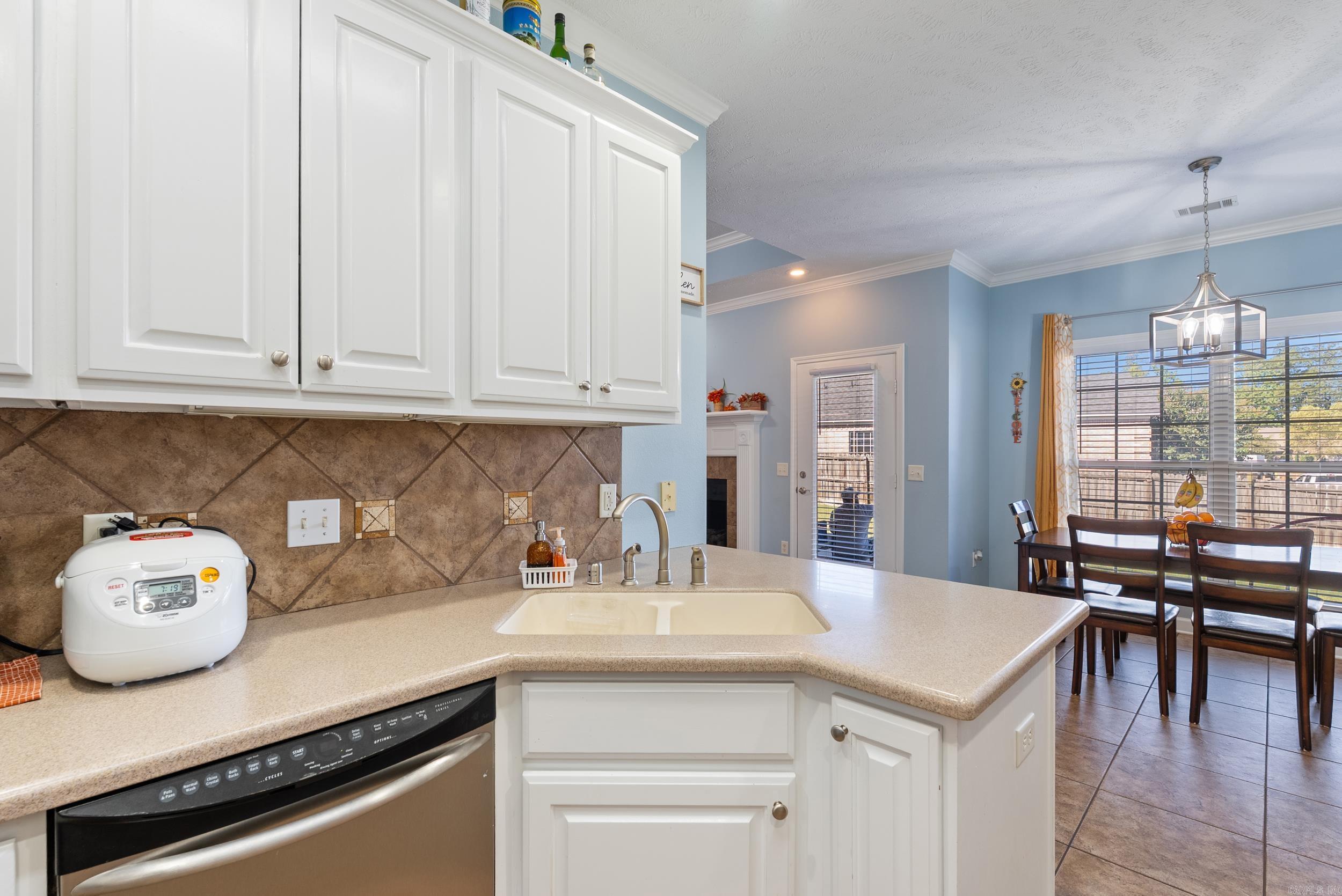 102 Creek Valley  Maumelle, AR