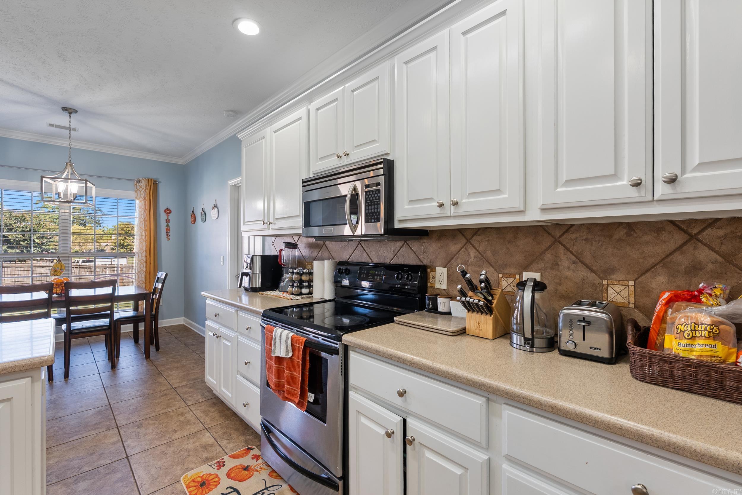 102 Creek Valley  Maumelle, AR