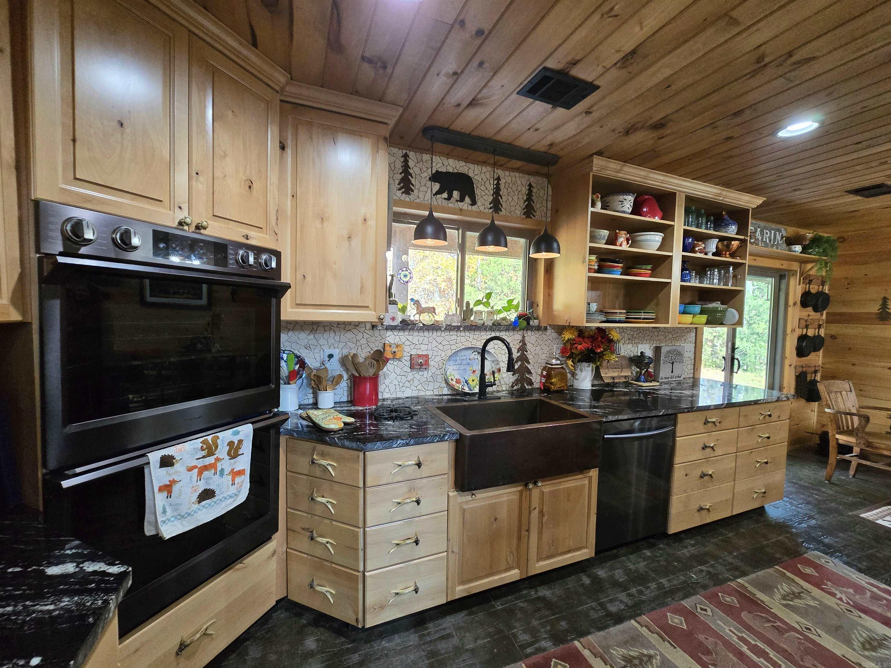 768 CR 153  Elizabeth, AR