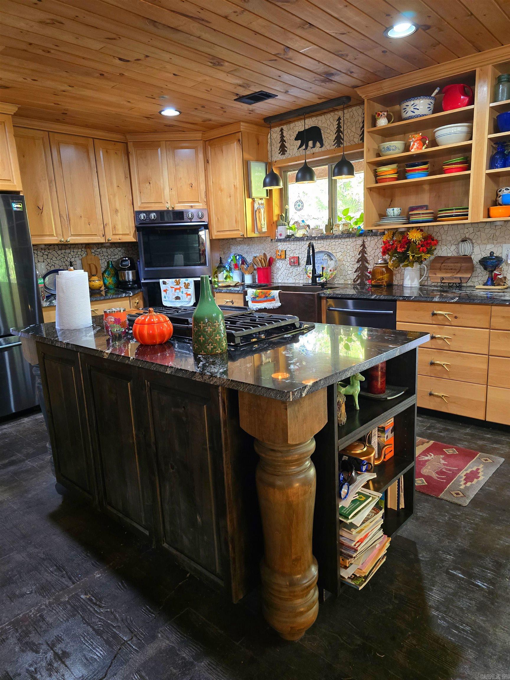 768 CR 153  Elizabeth, AR