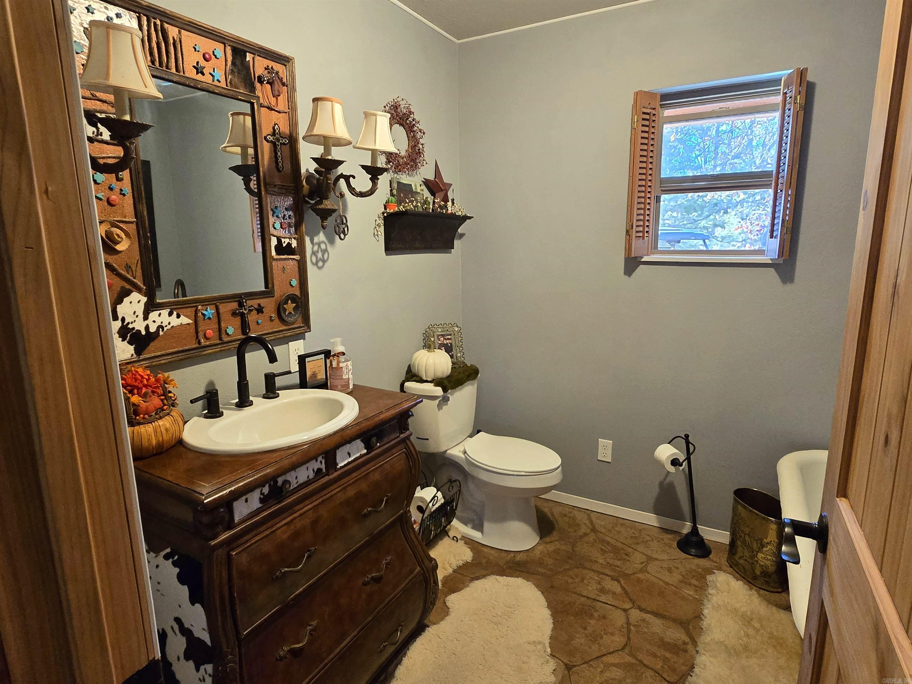 768 CR 153  Elizabeth, AR