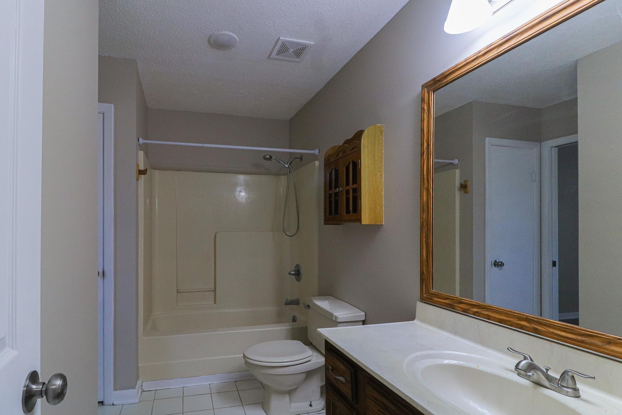 182 CR 120  Bono, AR