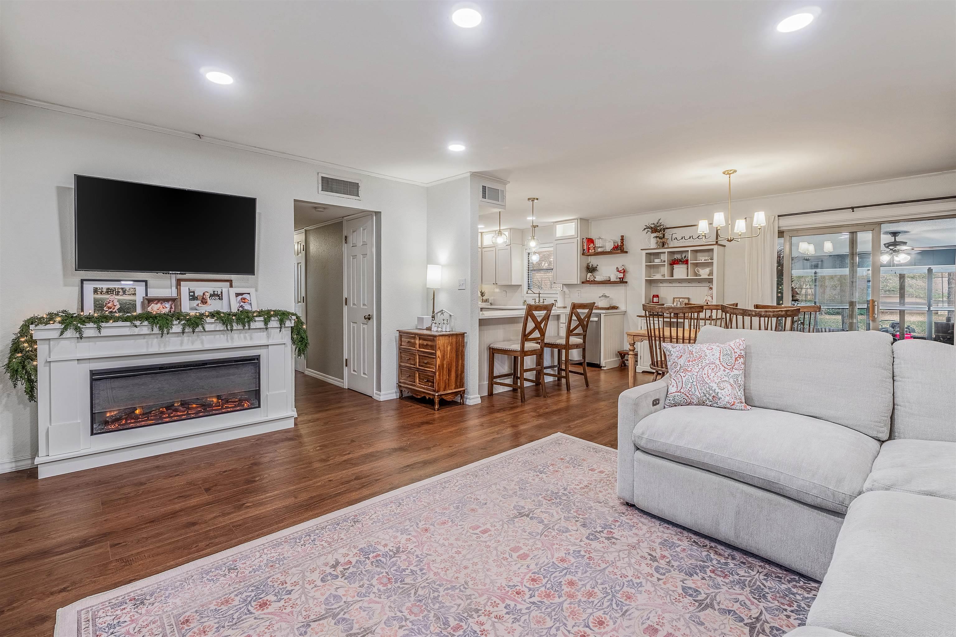 240 Huie Street  Clinton, AR