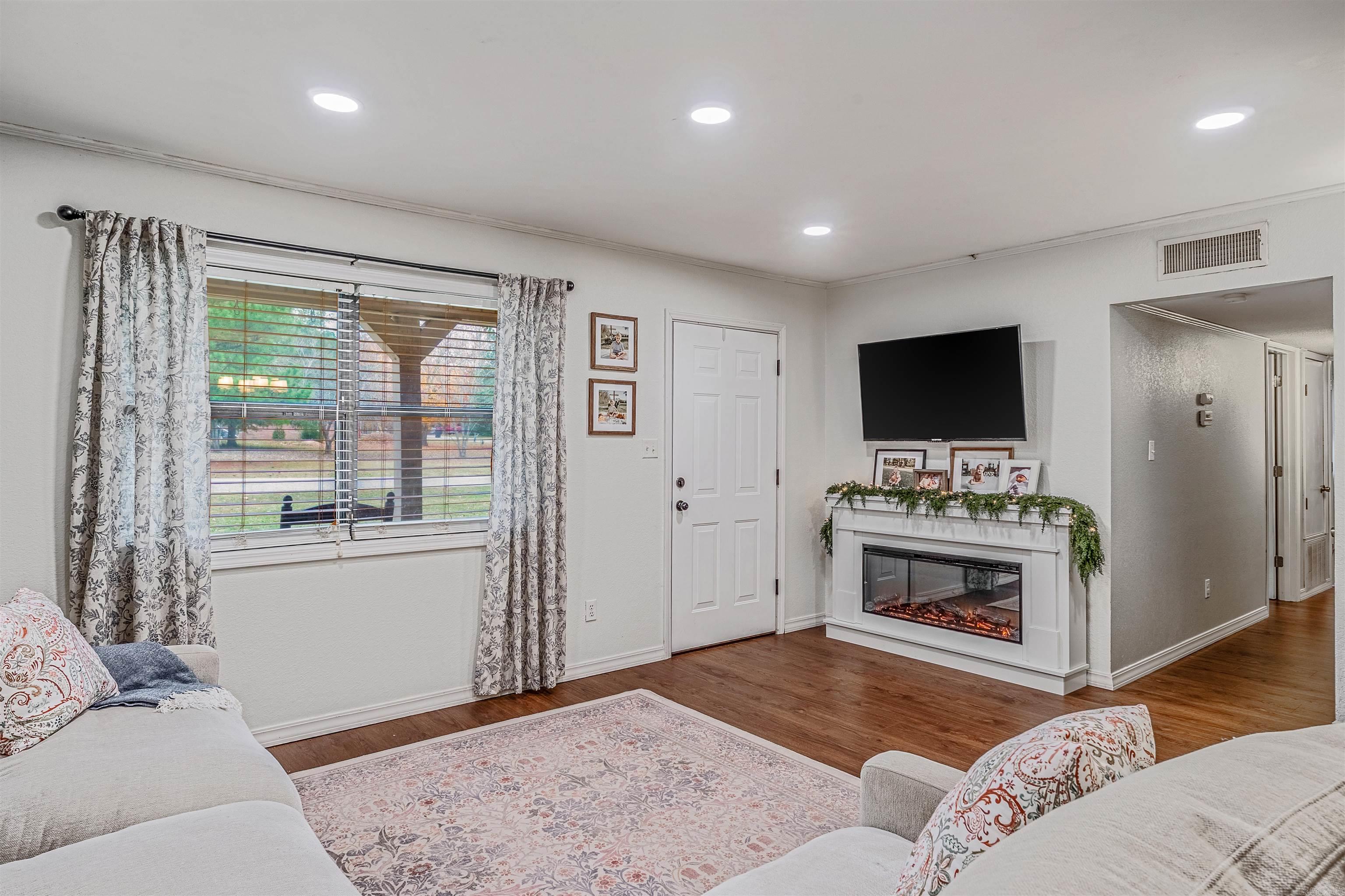 240 Huie Street  Clinton, AR