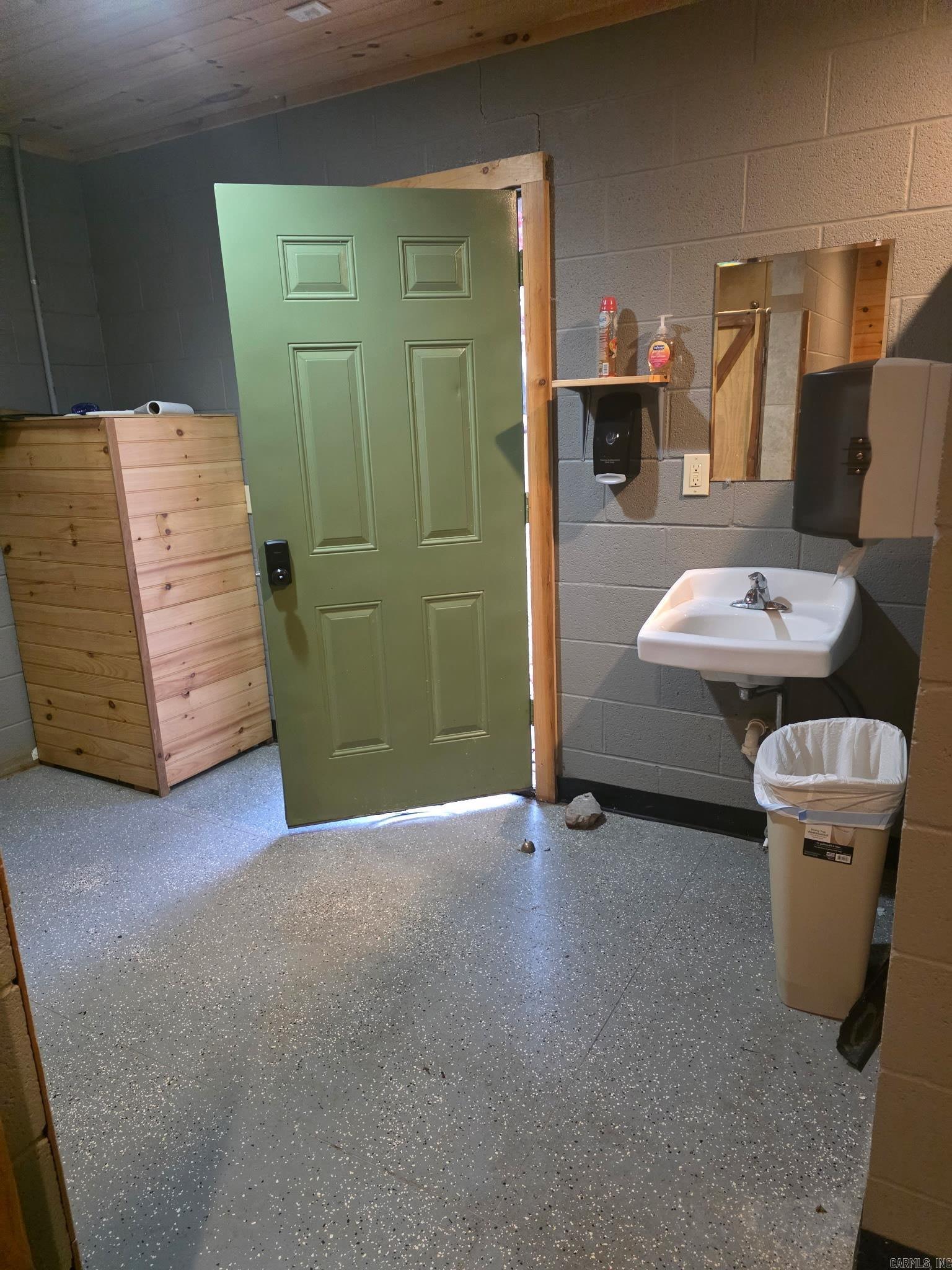 1655 N Hwy 14  Fifty-Six, AR