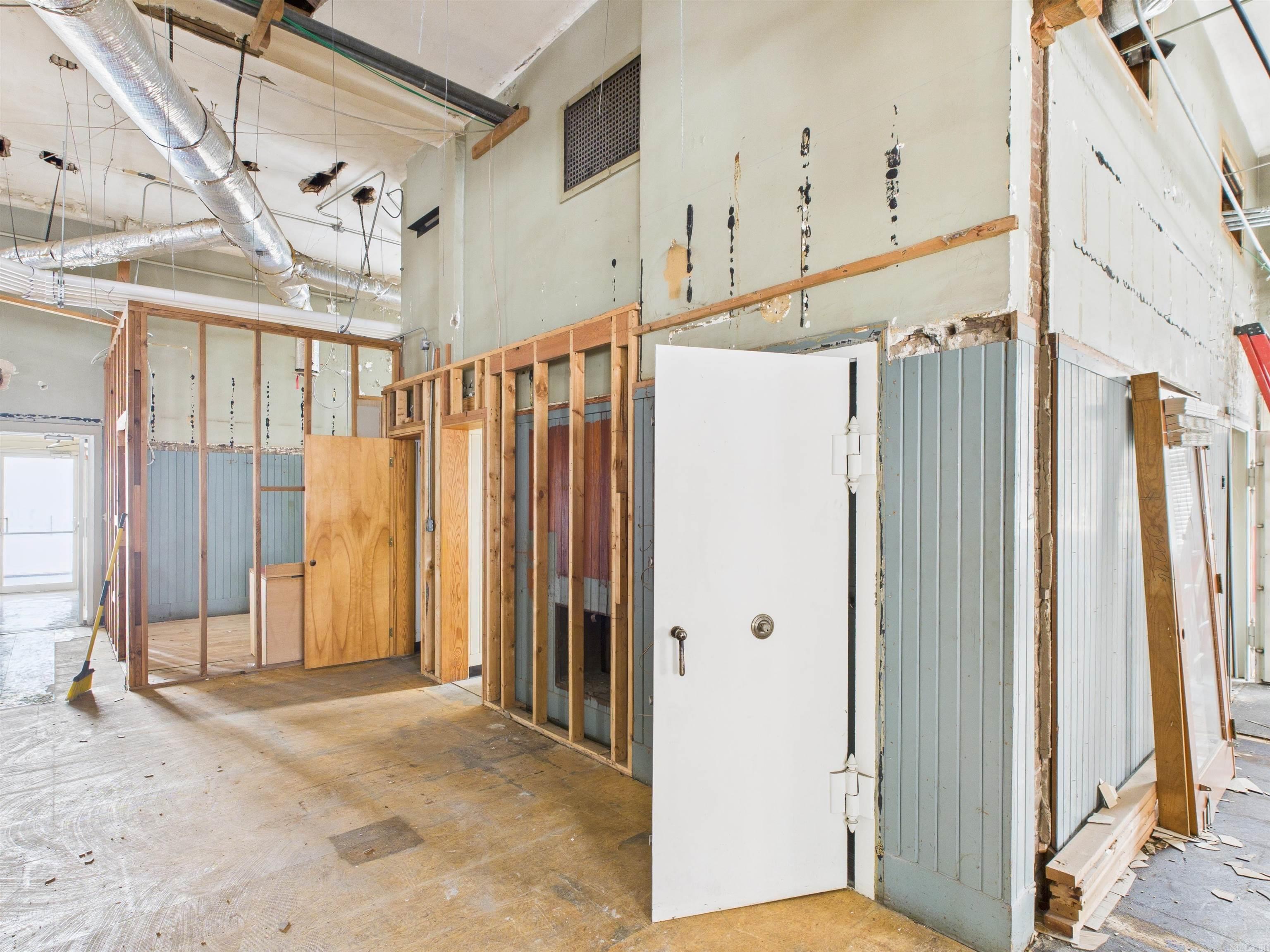 201 N Main  Harrison, AR