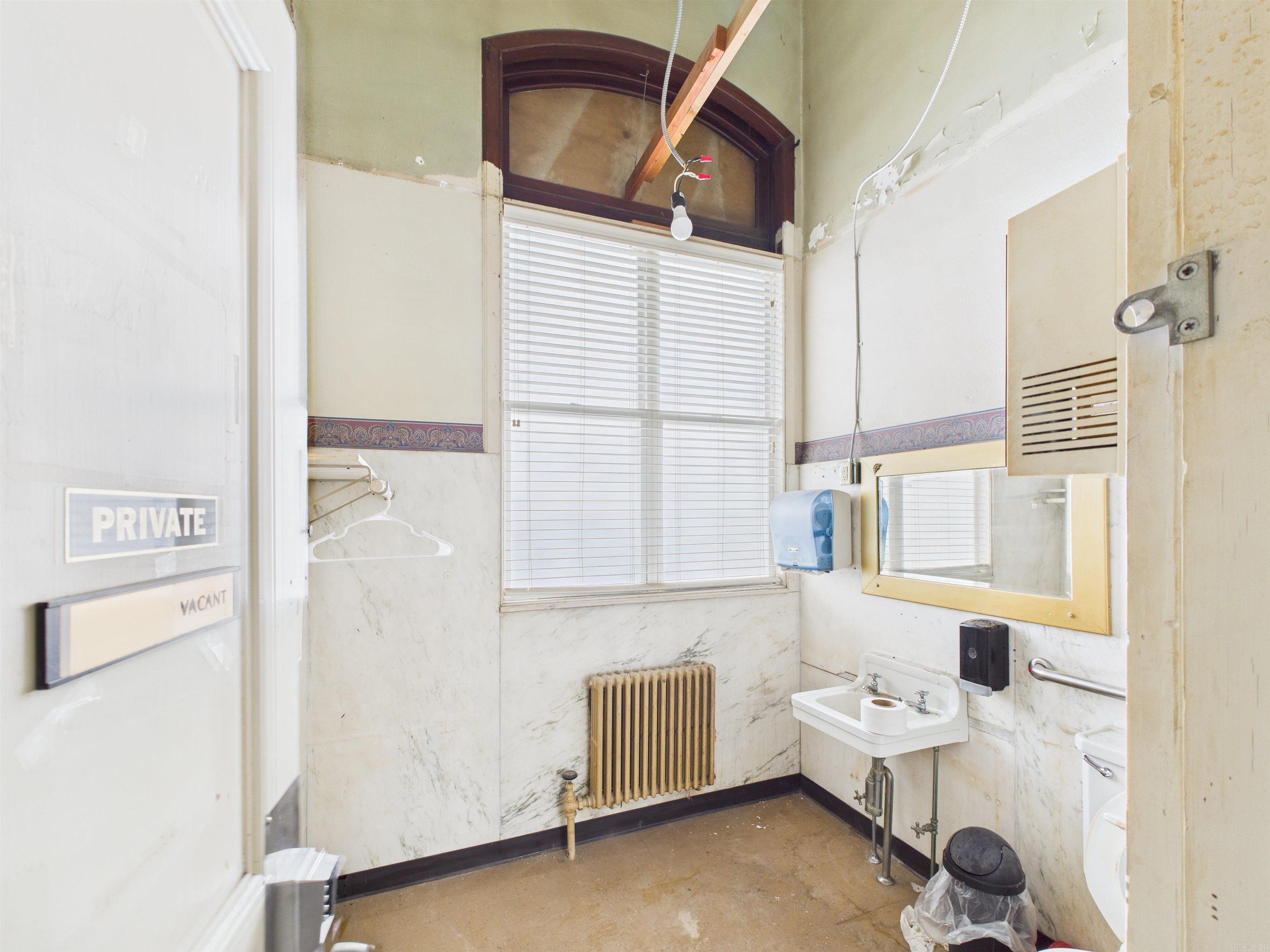 201 N Main  Harrison, AR