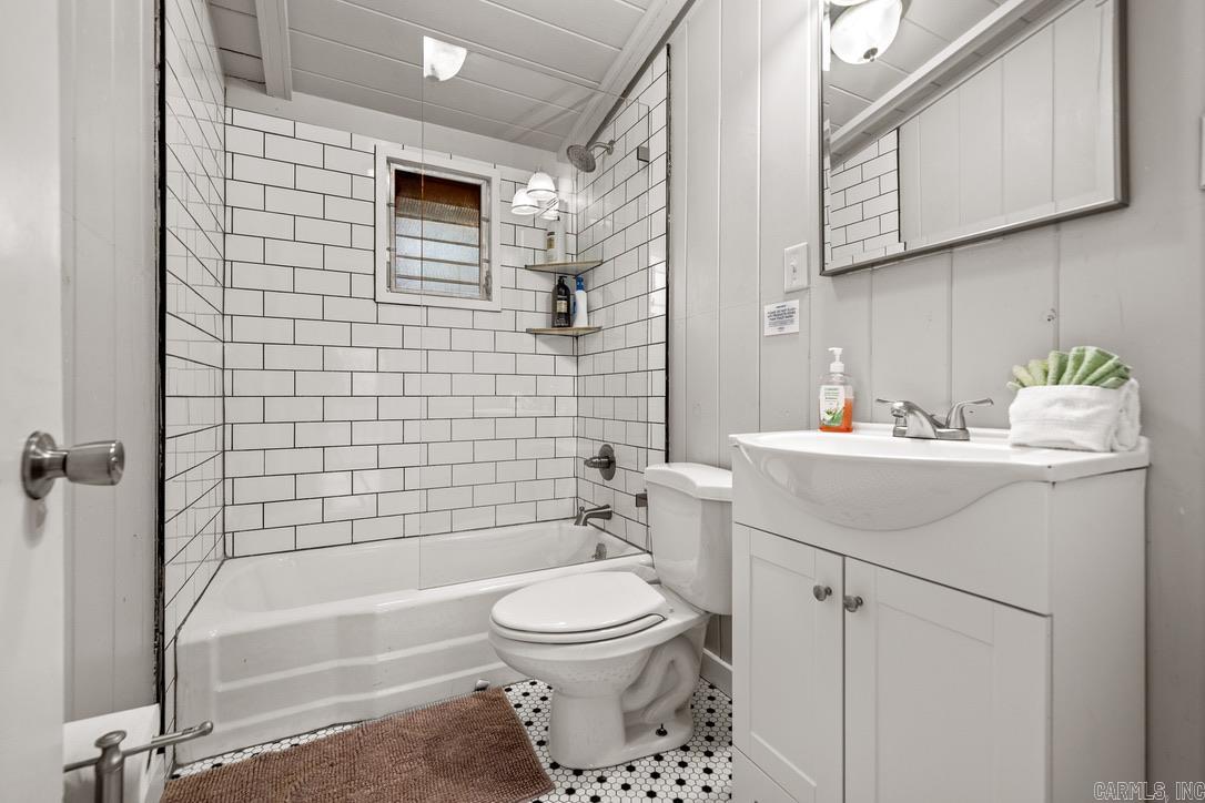 229 Long Island  Hot Springs, AR