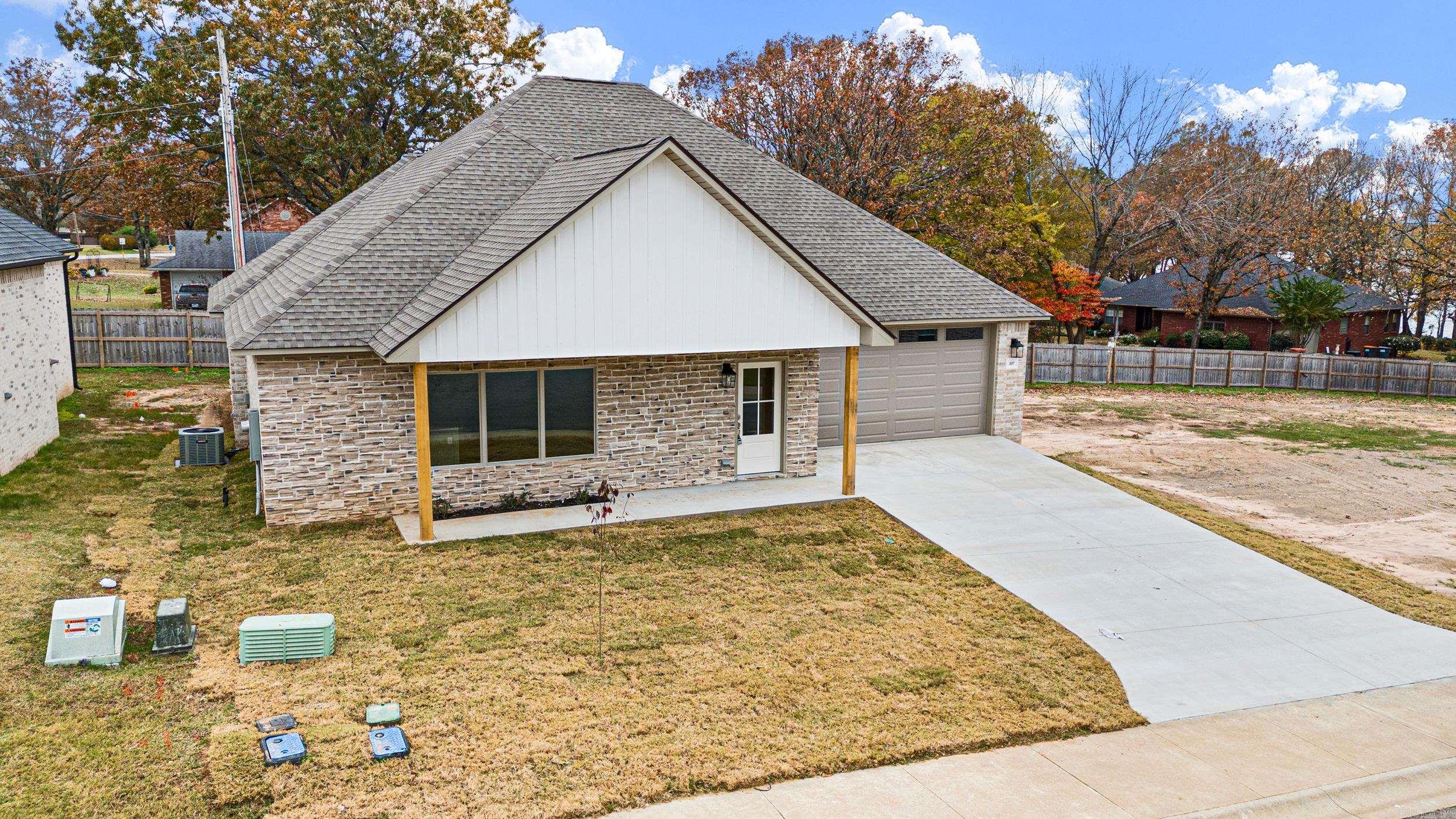 107 Harbor  Russellville, AR