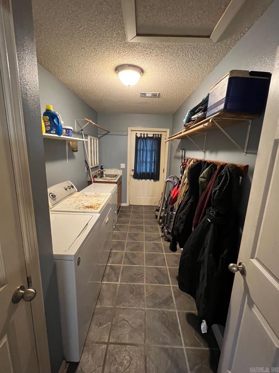 34 Springfield Rd  Springfield, AR