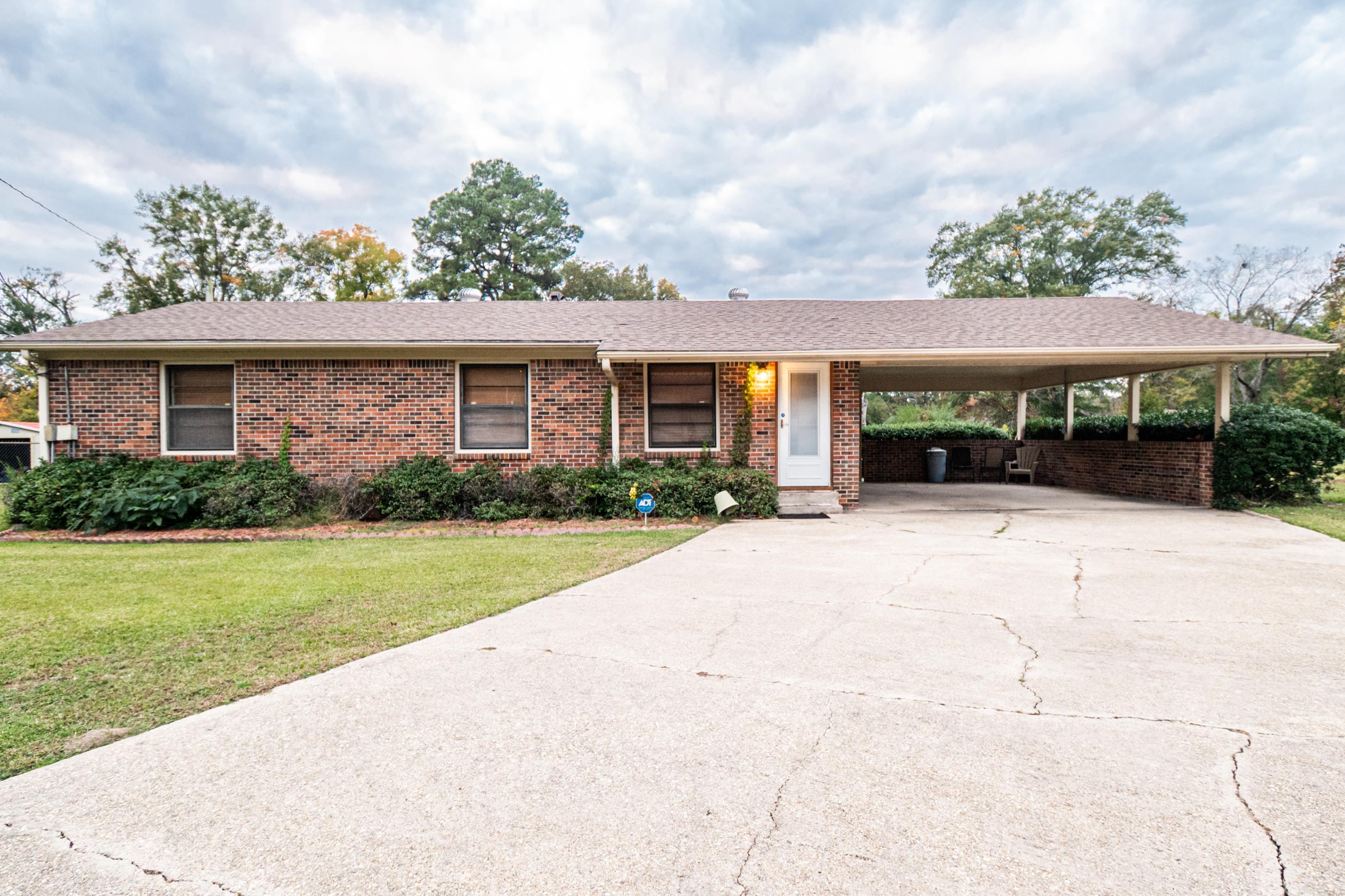 600 S Plum  Junction City, LA