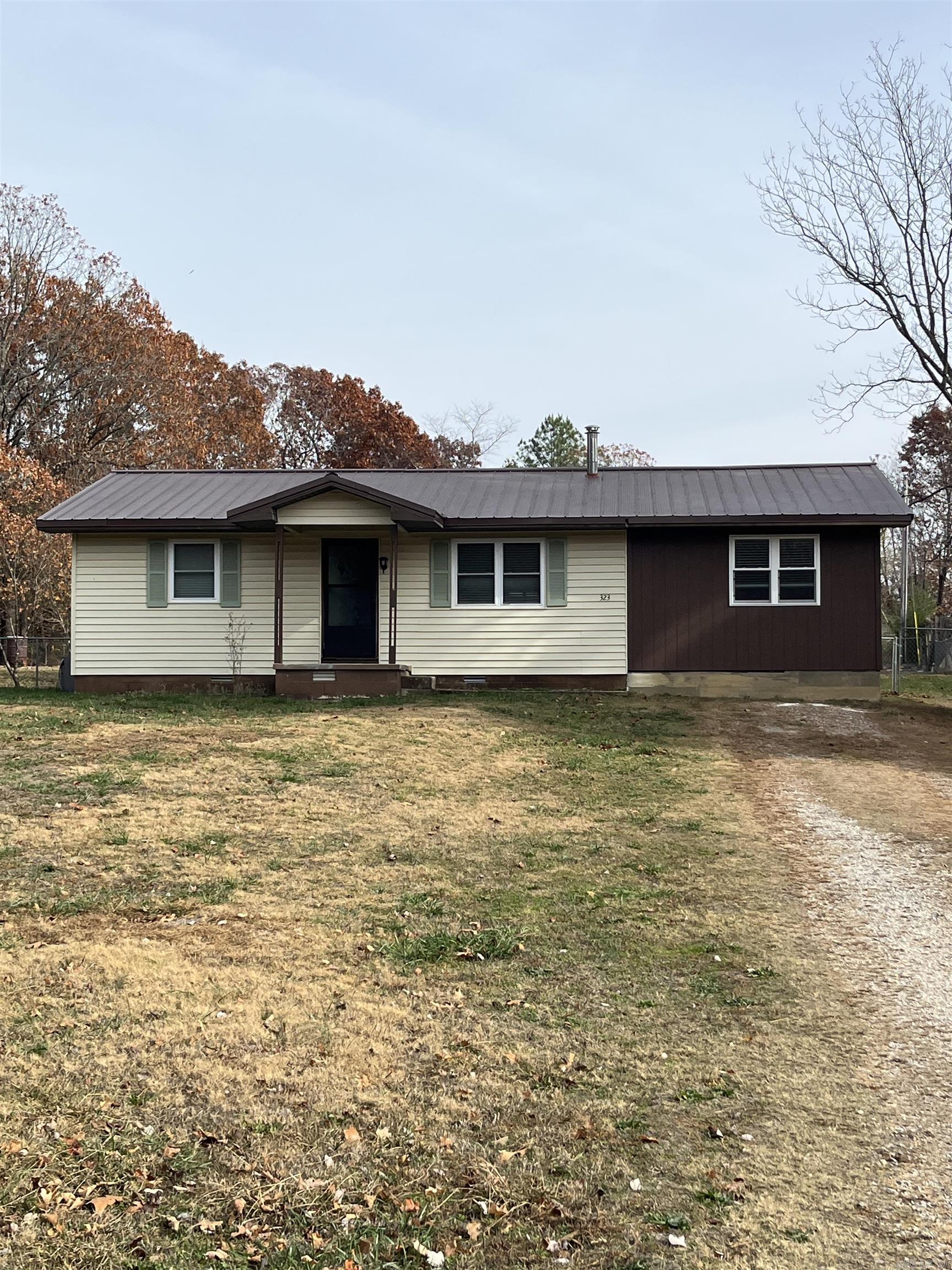 323 N Cedar  Salem, AR