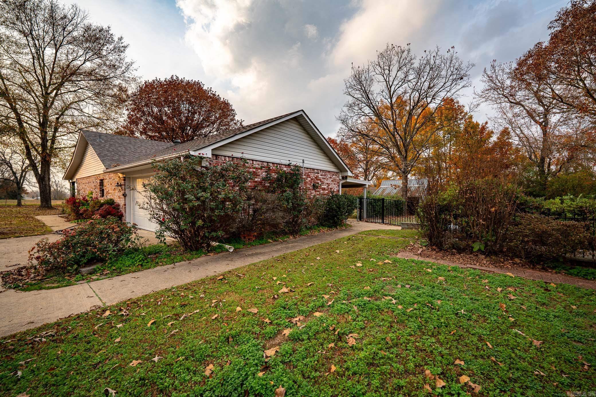 83 Linder  Greenbrier, AR