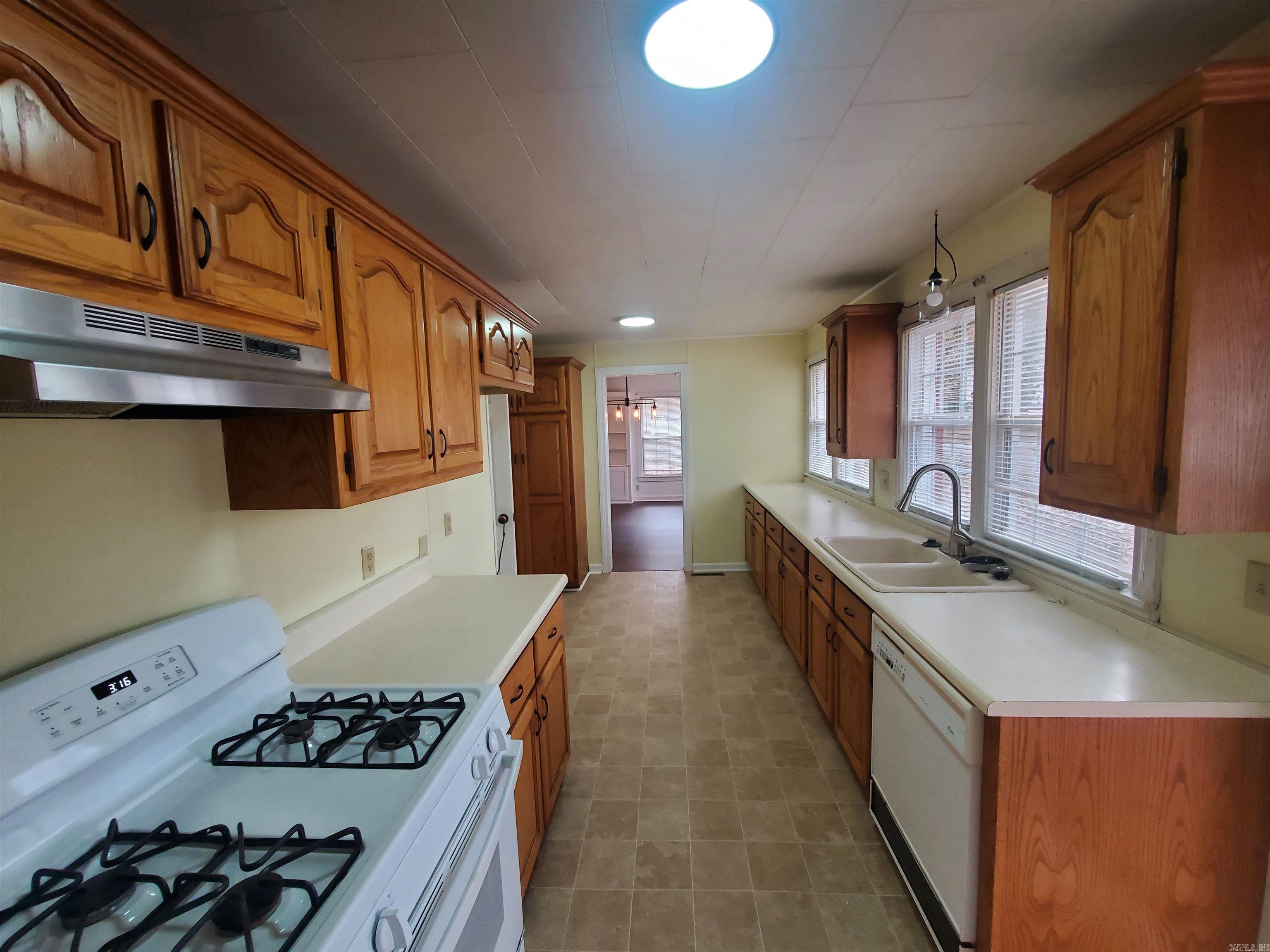 681 S Garfield  Piggott, AR