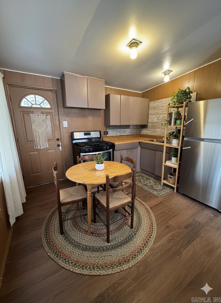 3203 S Iris St  Pine Bluff, AR