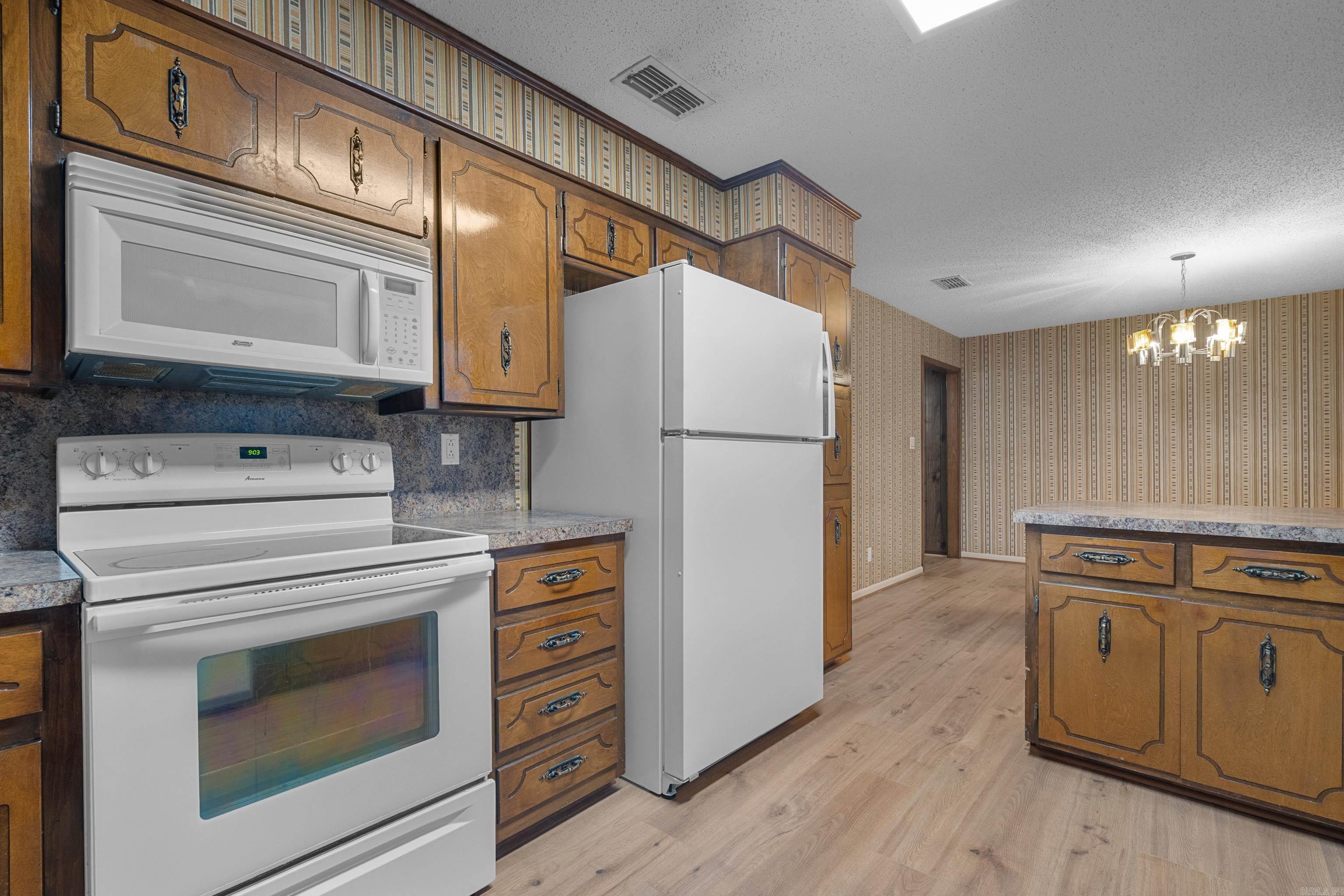 1068 Springhouse  Malvern, AR