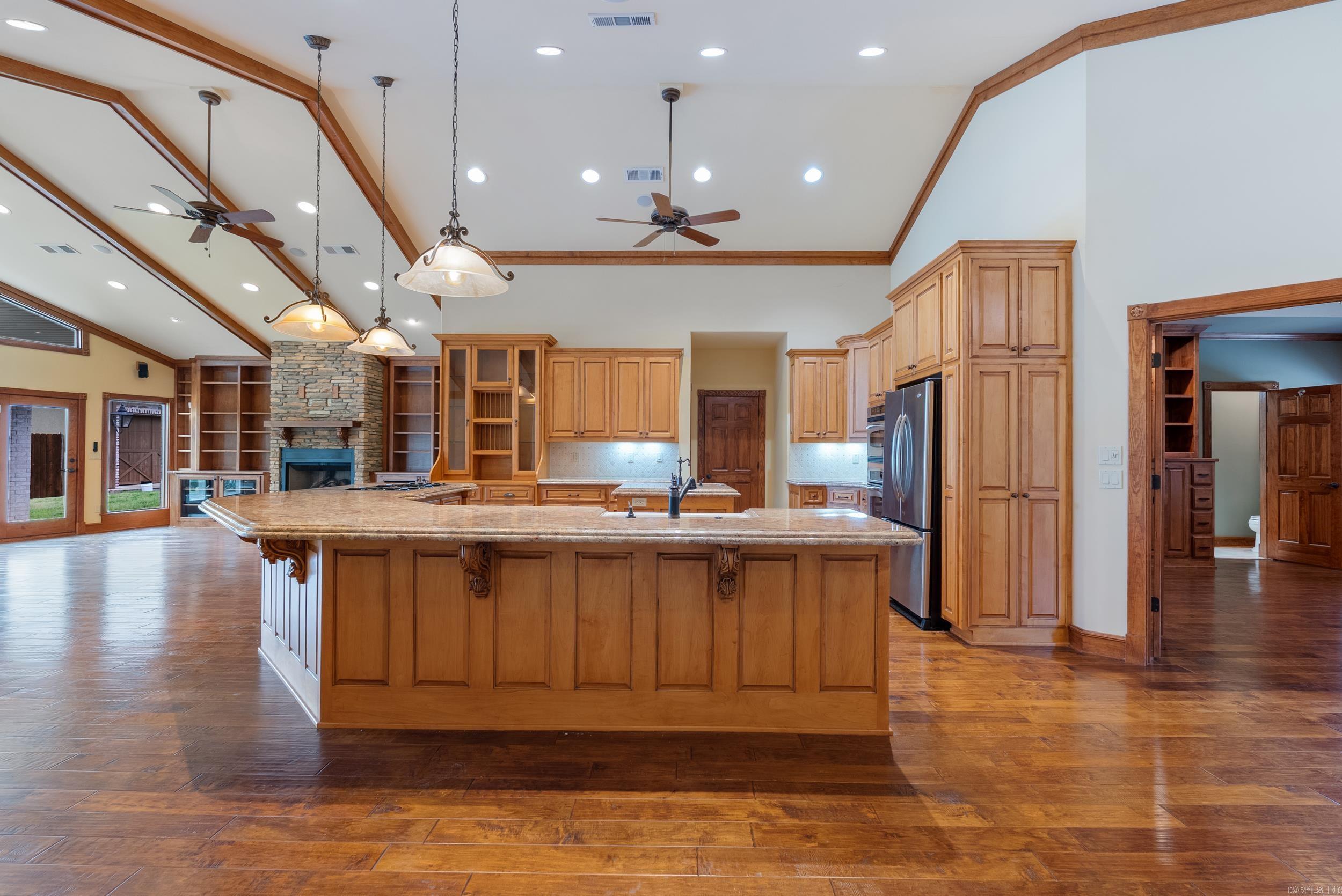 261 Peninsula  Hot Springs, AR