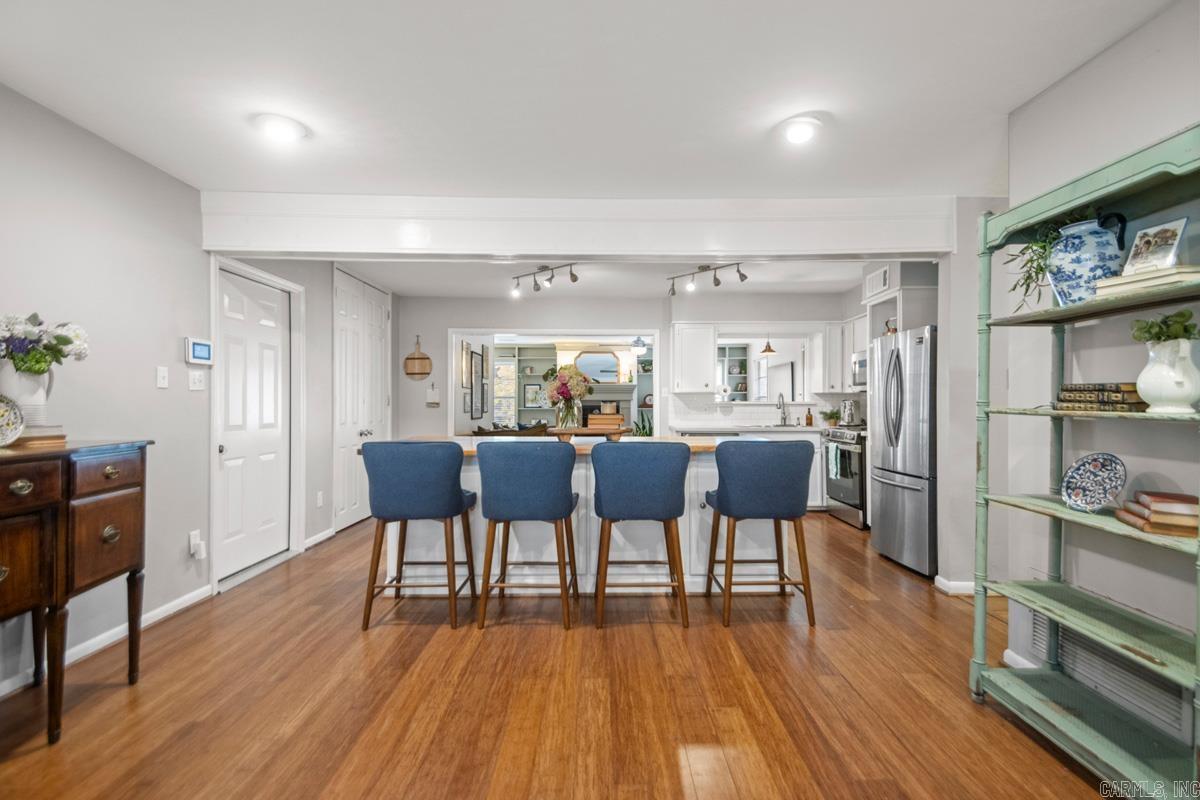 7203 L  Little Rock, AR