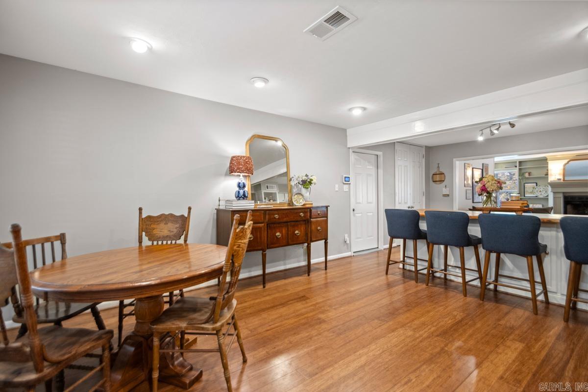 7203 L  Little Rock, AR