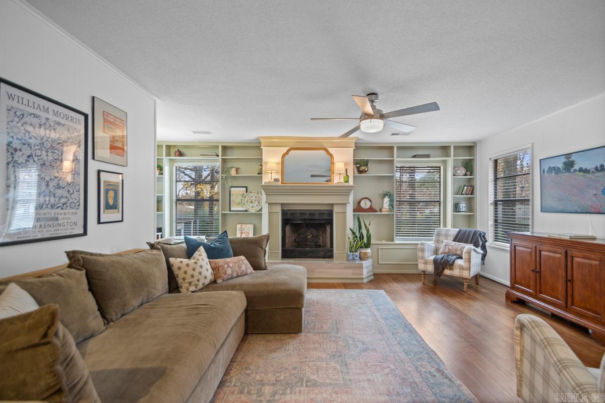 7203 L  Little Rock, AR