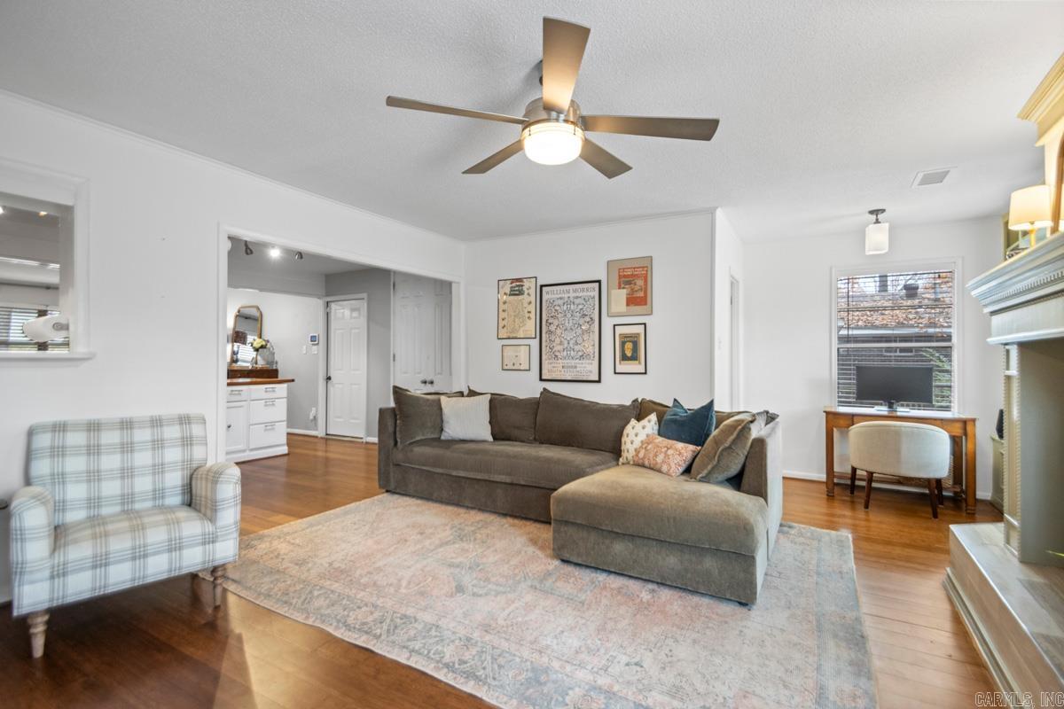 7203 L  Little Rock, AR