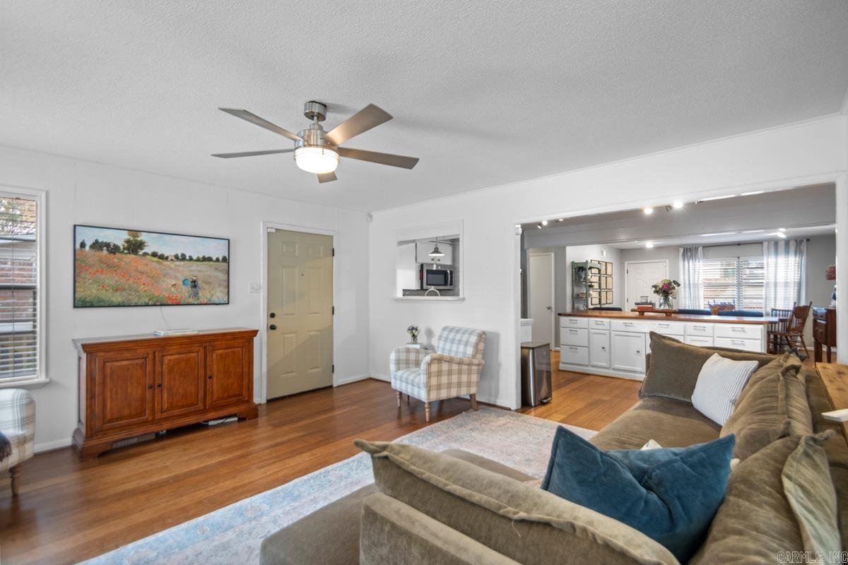 7203 L  Little Rock, AR