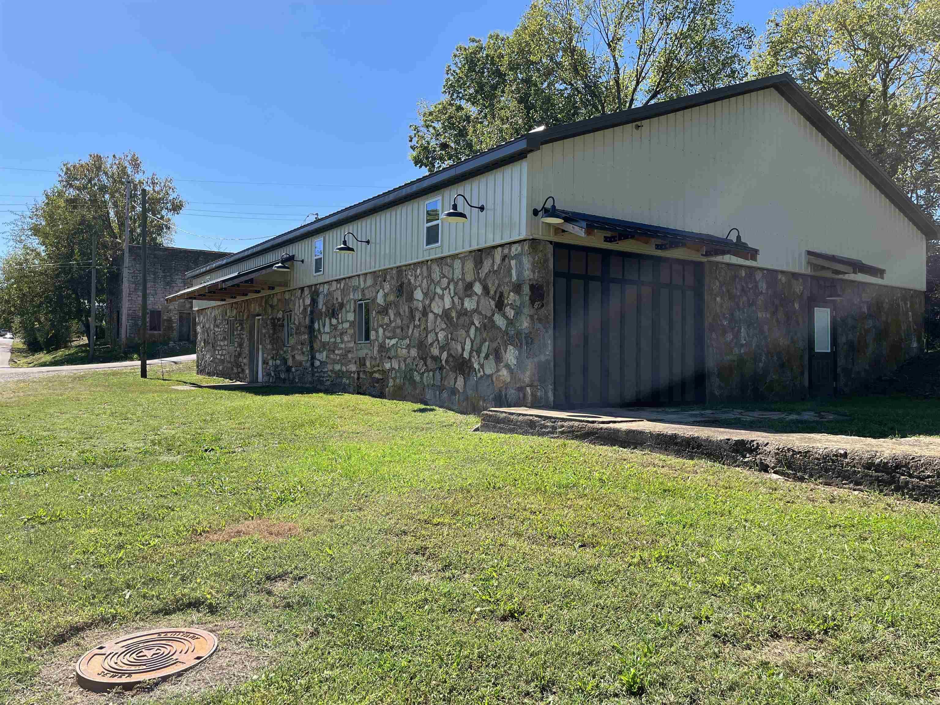 105 Couch  Alton, MO