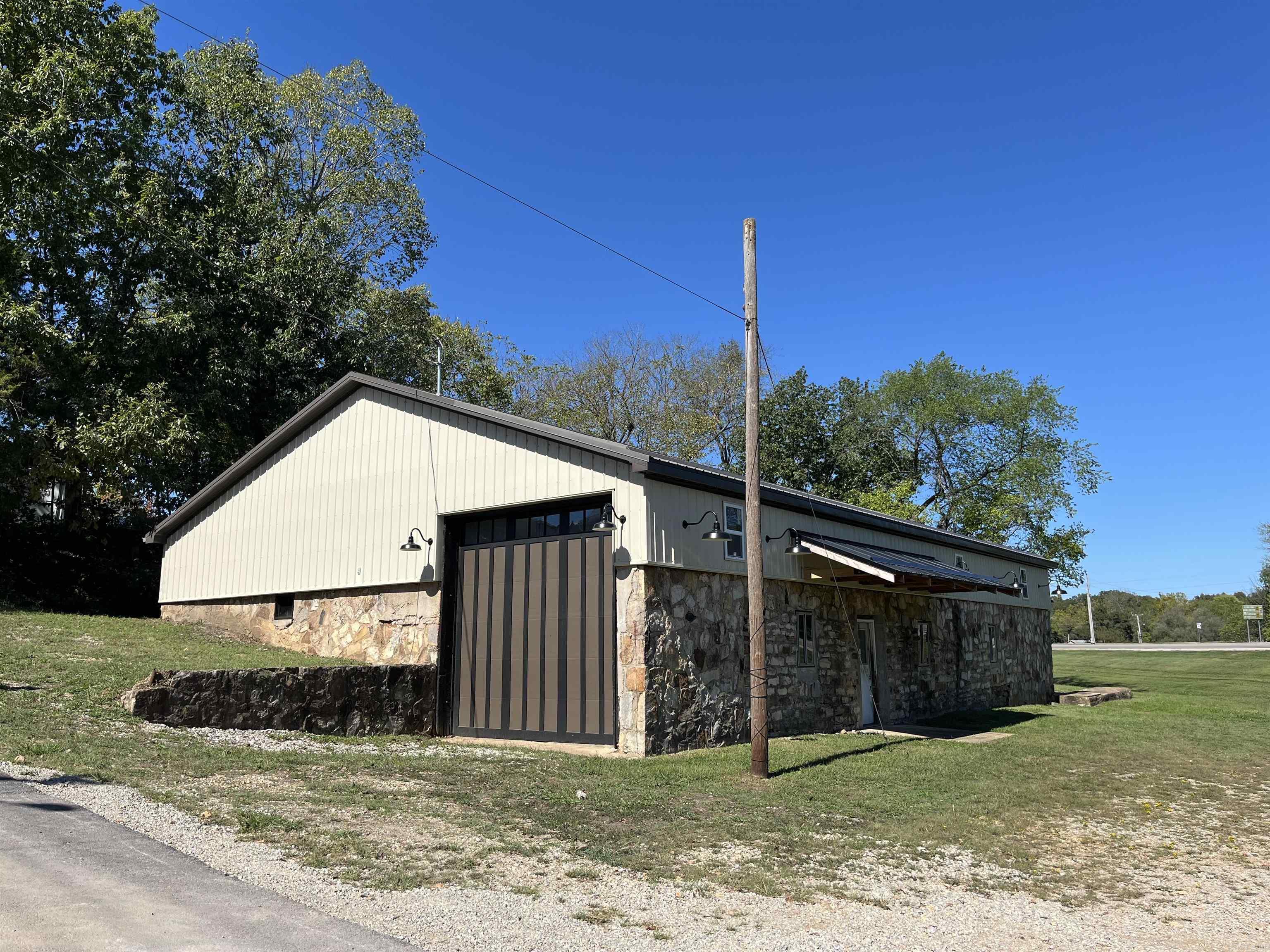 105 Couch  Alton, MO