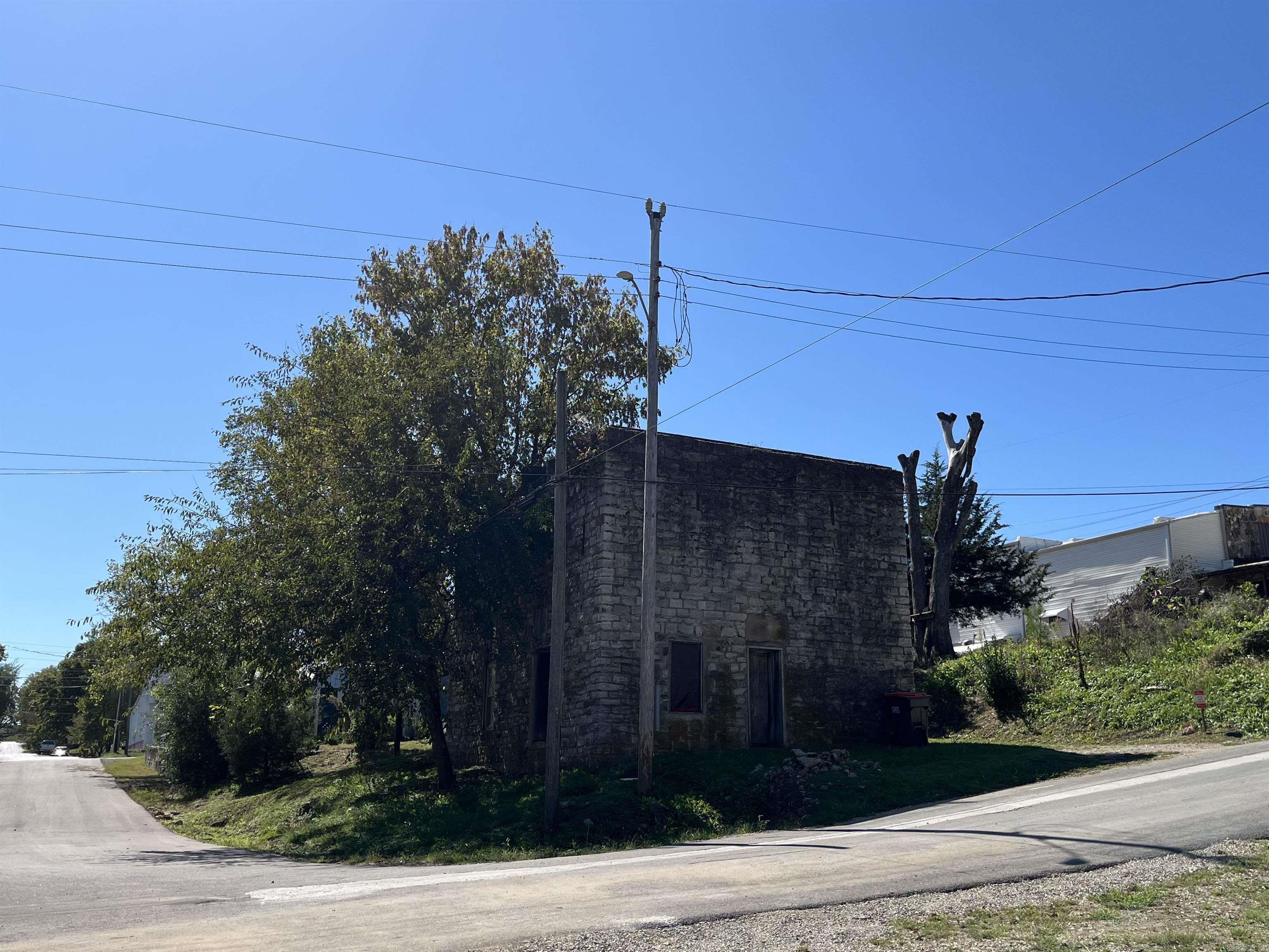 105 Couch  Alton, MO