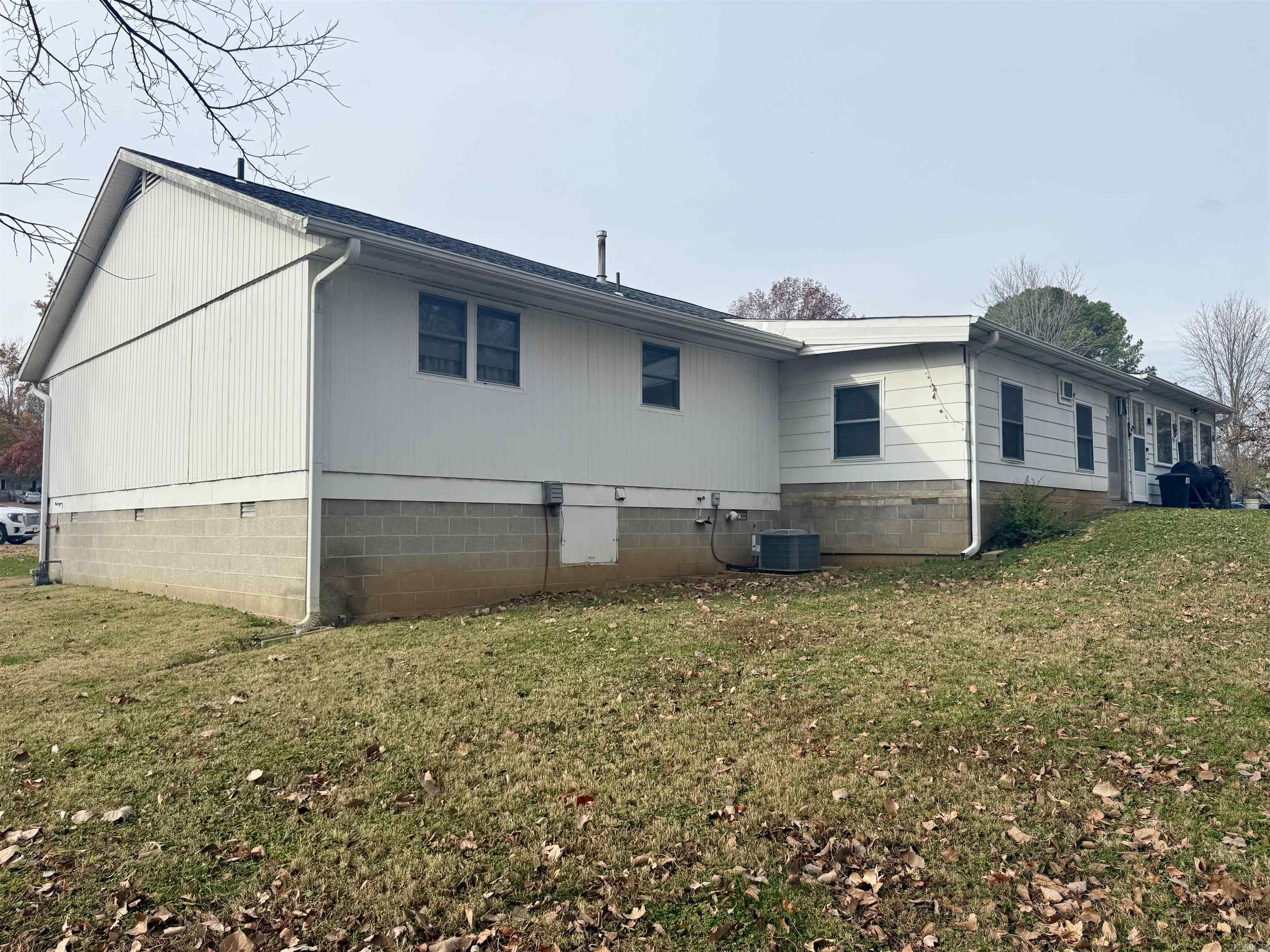 1113 Meadowbrook Drive  Mountain Home, AR