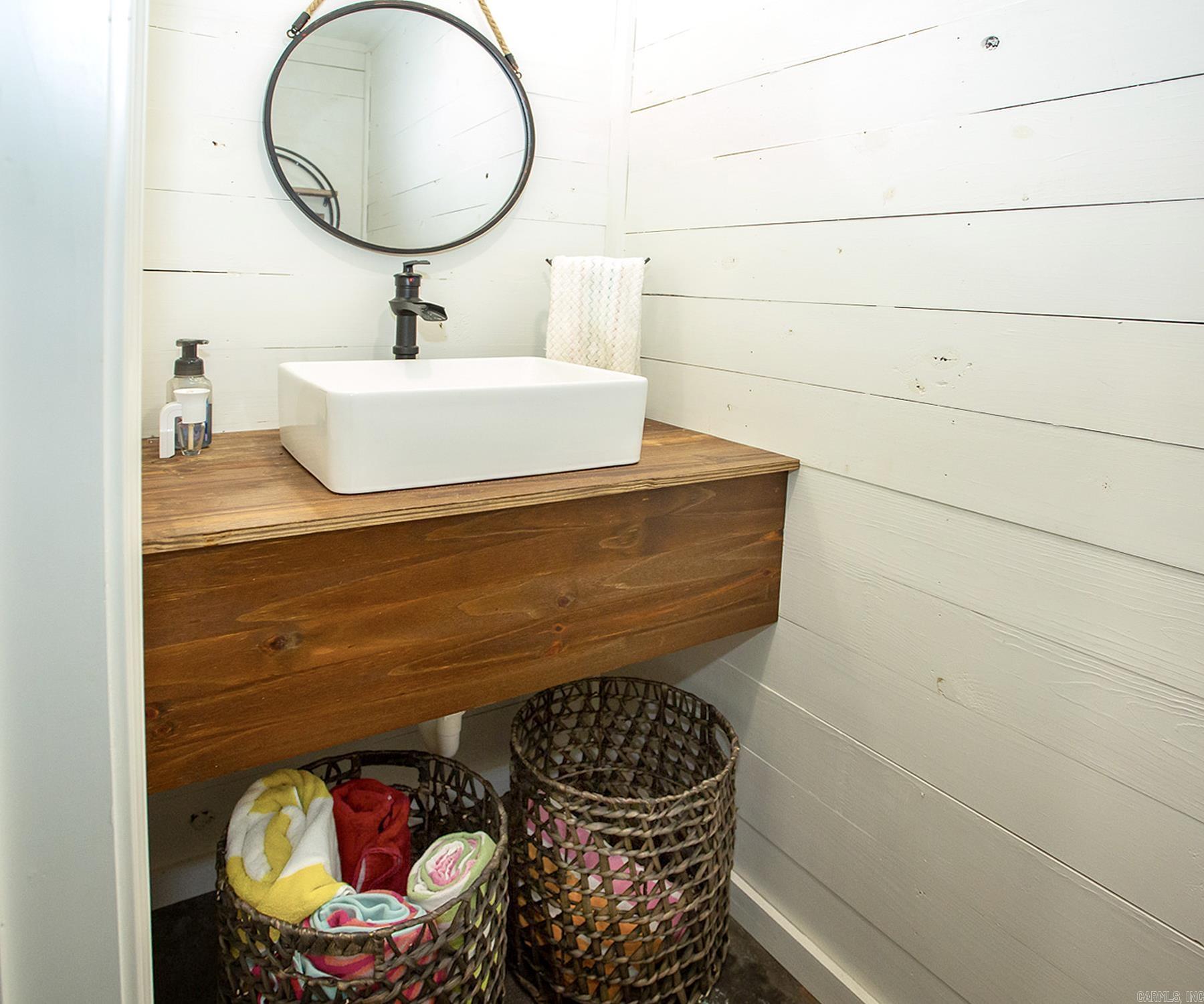 13465 W Old Belleville  Belleville, AR