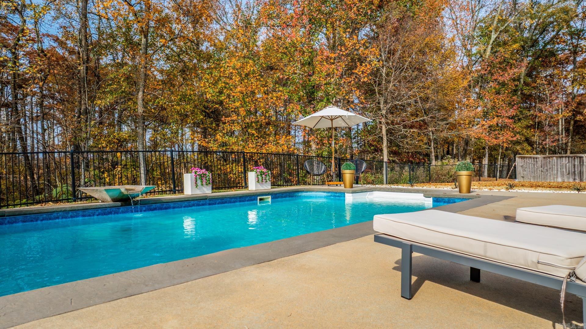 208 Lake Valley  Maumelle, AR