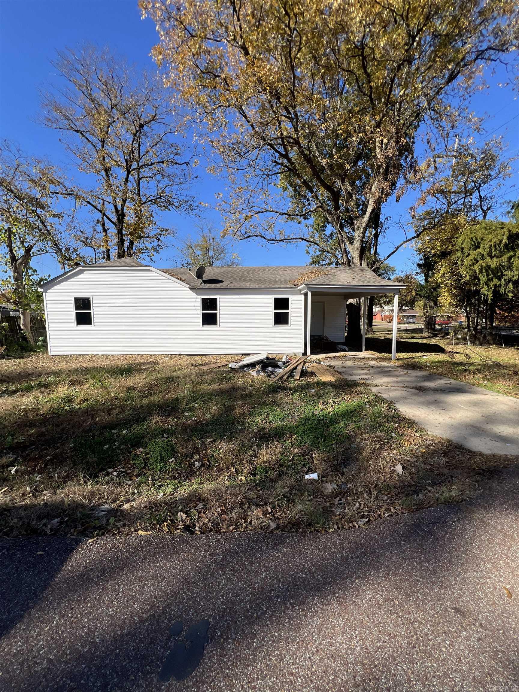 2 Mcarthur St  West Memphis, AR