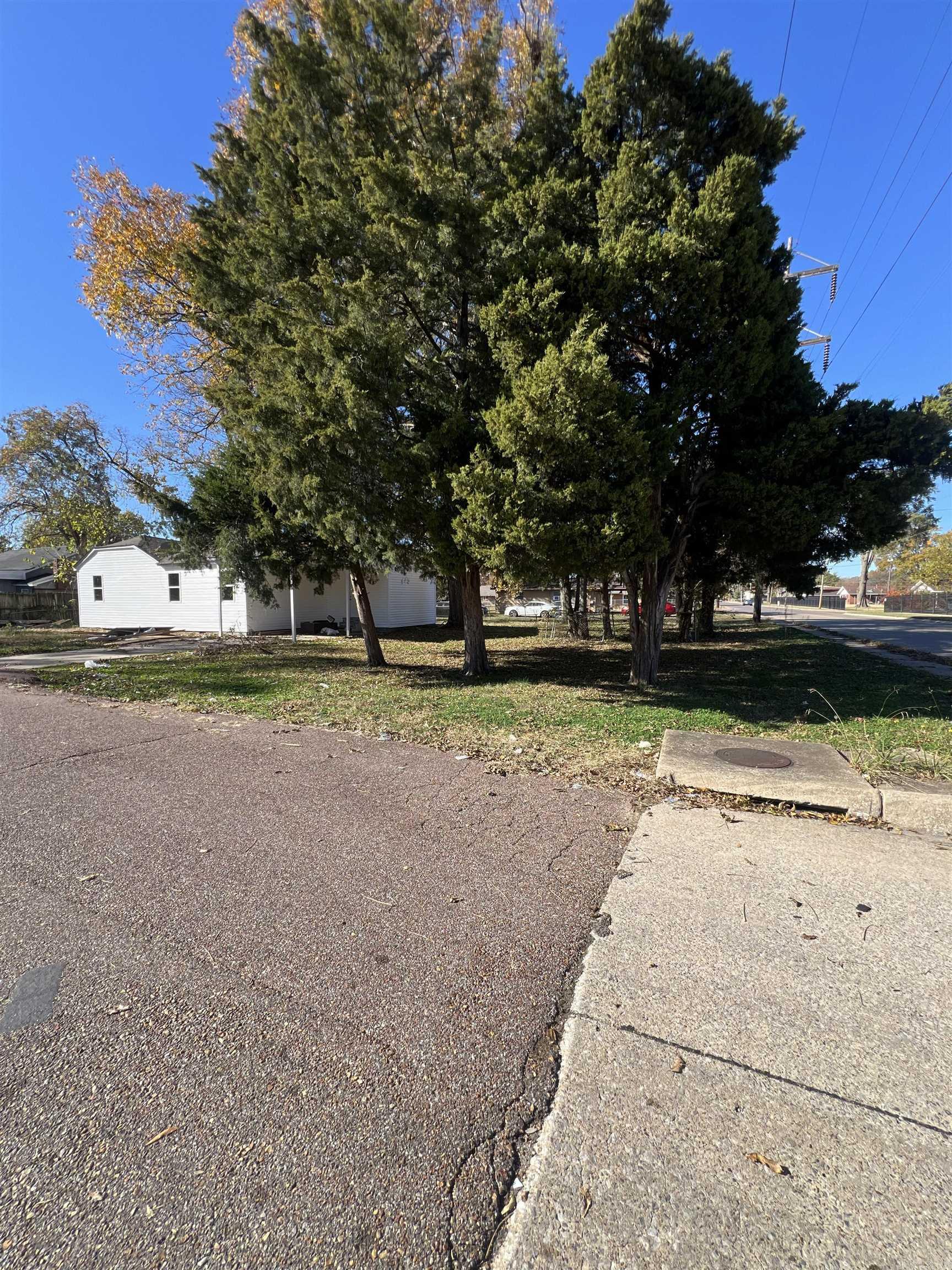 2 Mcarthur St  West Memphis, AR
