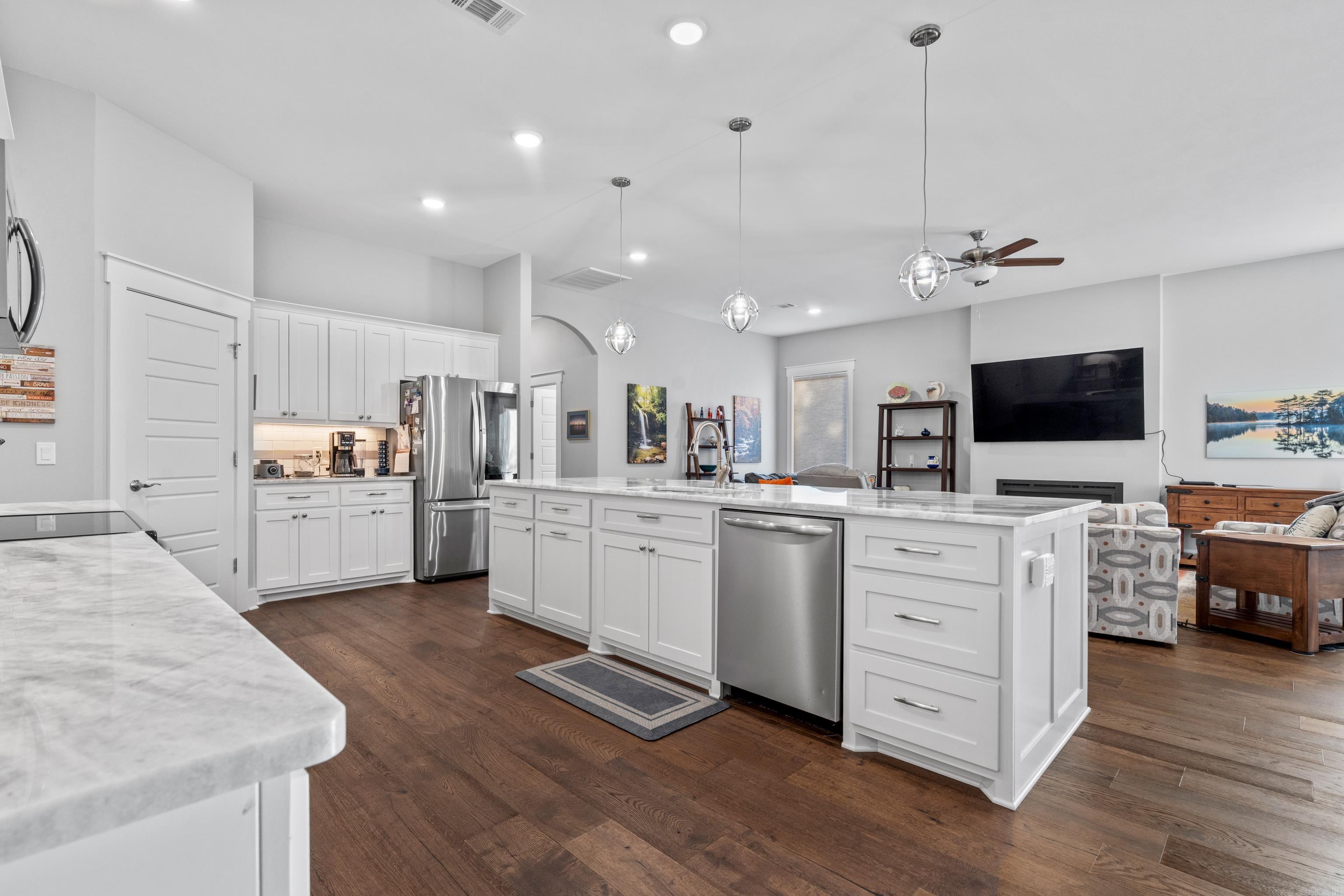 7 Adoracion  Hot Springs Village, AR