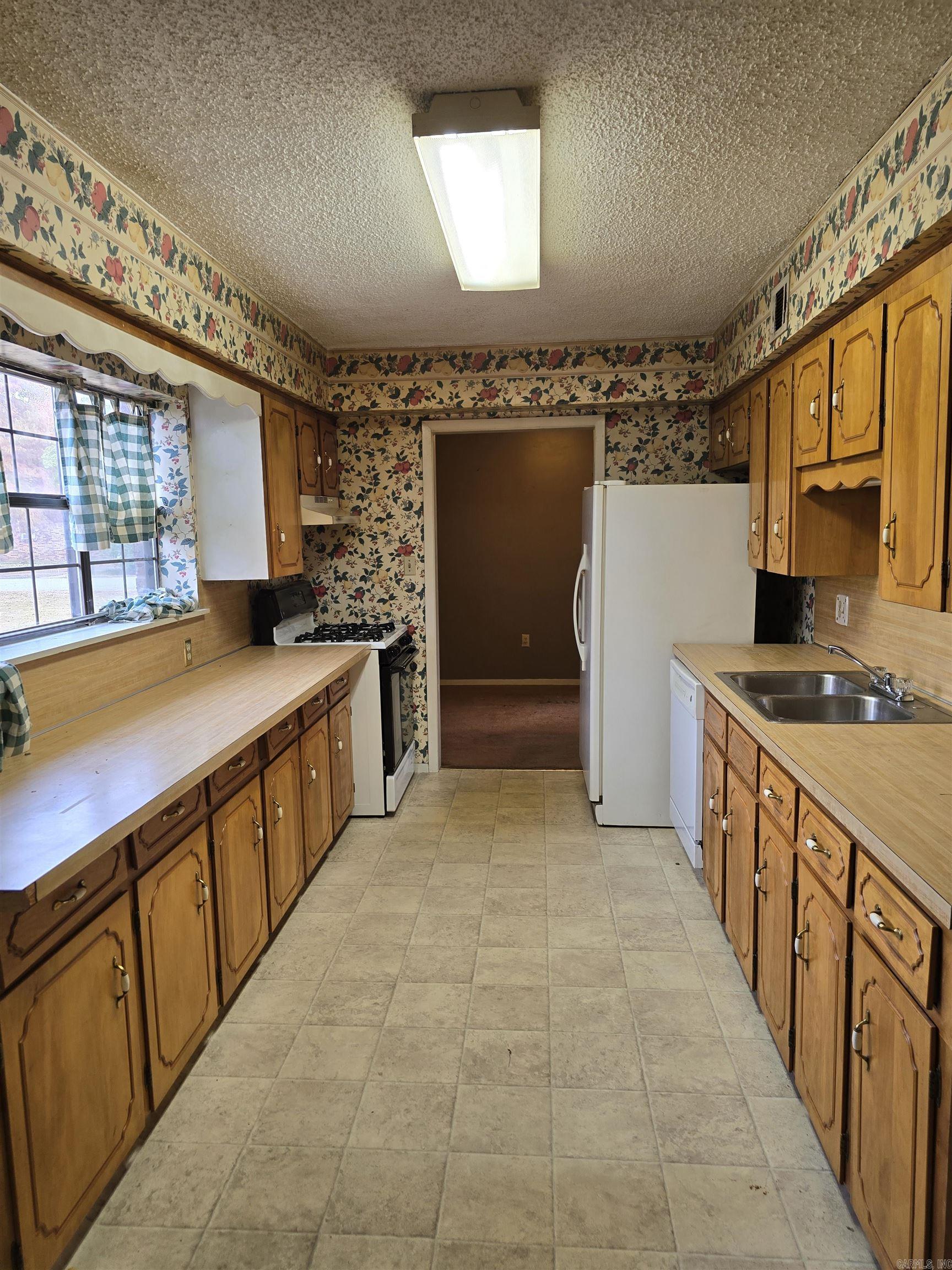 1700 W Iowa  Beebe, AR