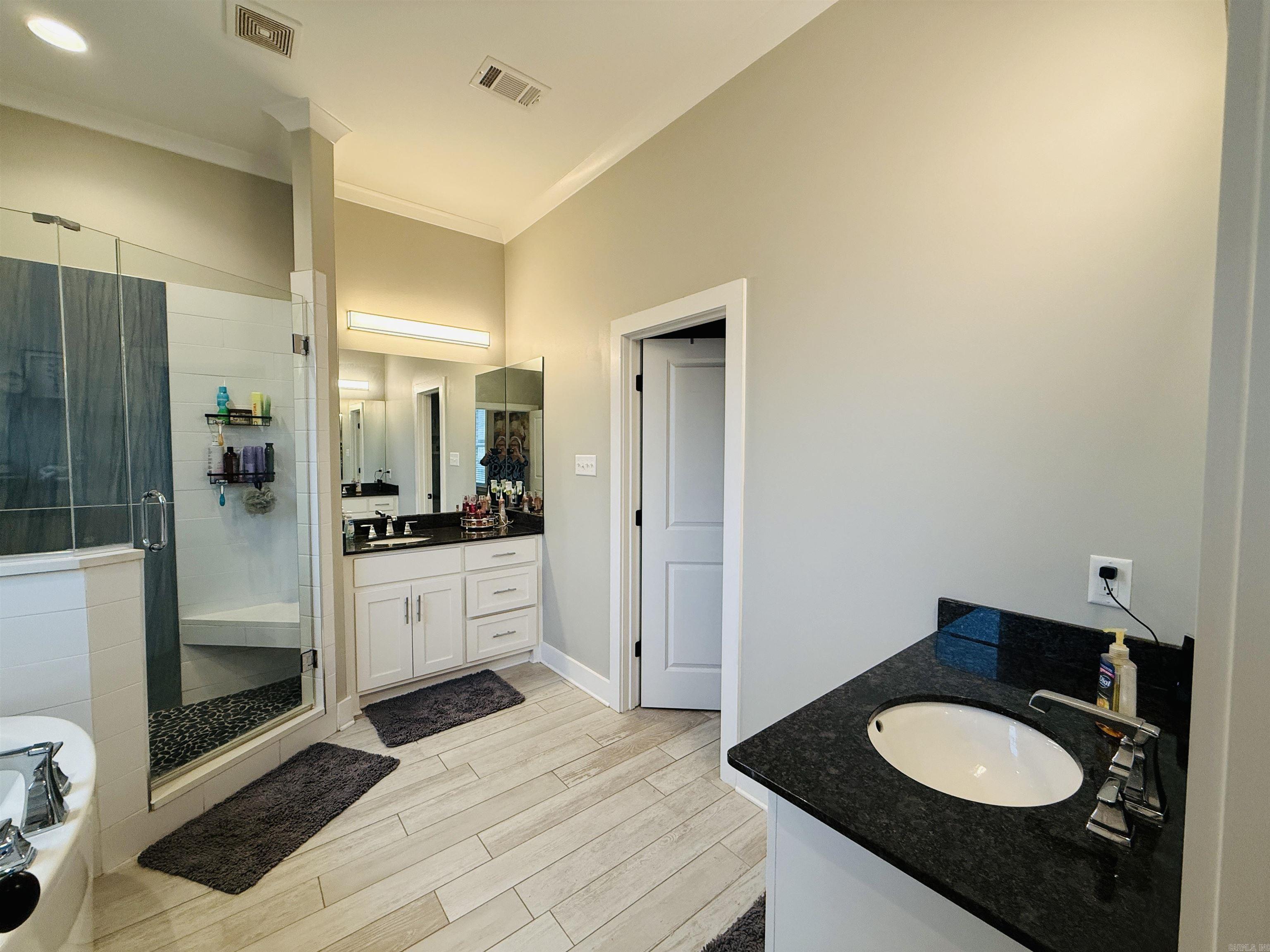 8 BENTWOOD  Little Rock, AR