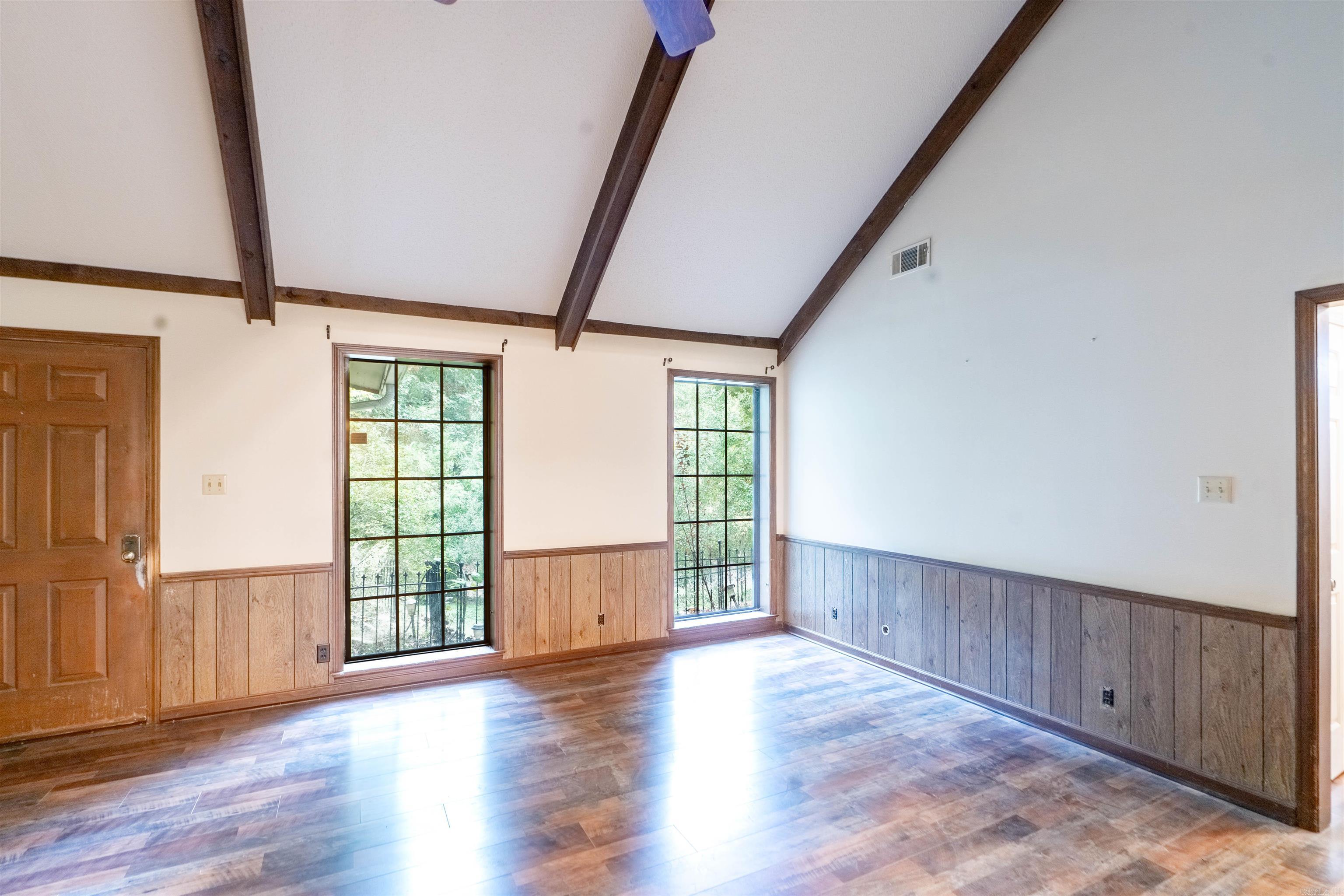 26 Holiday Hills Dr  Helena, AR