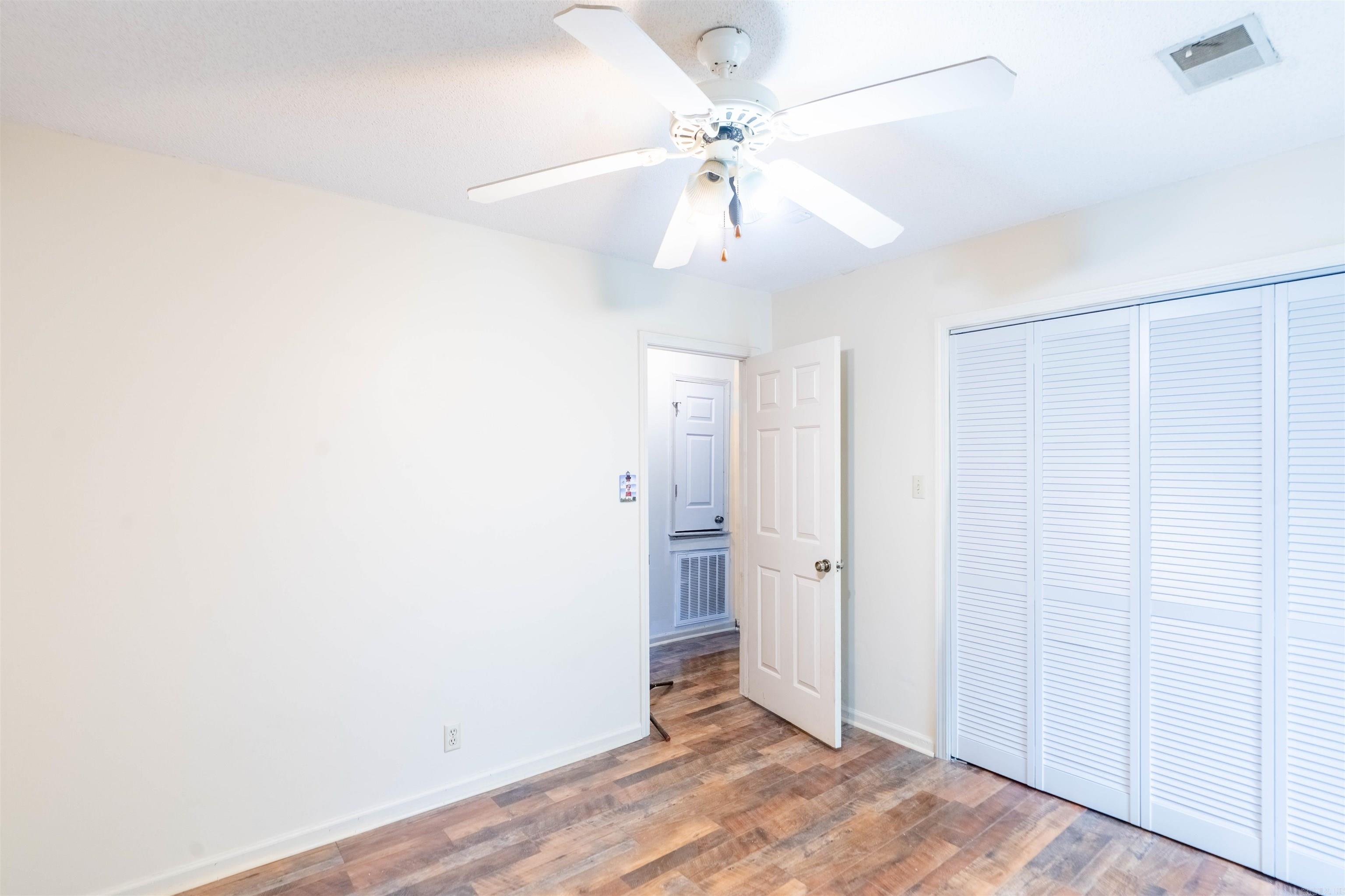 26 Holiday Hills Dr  Helena, AR