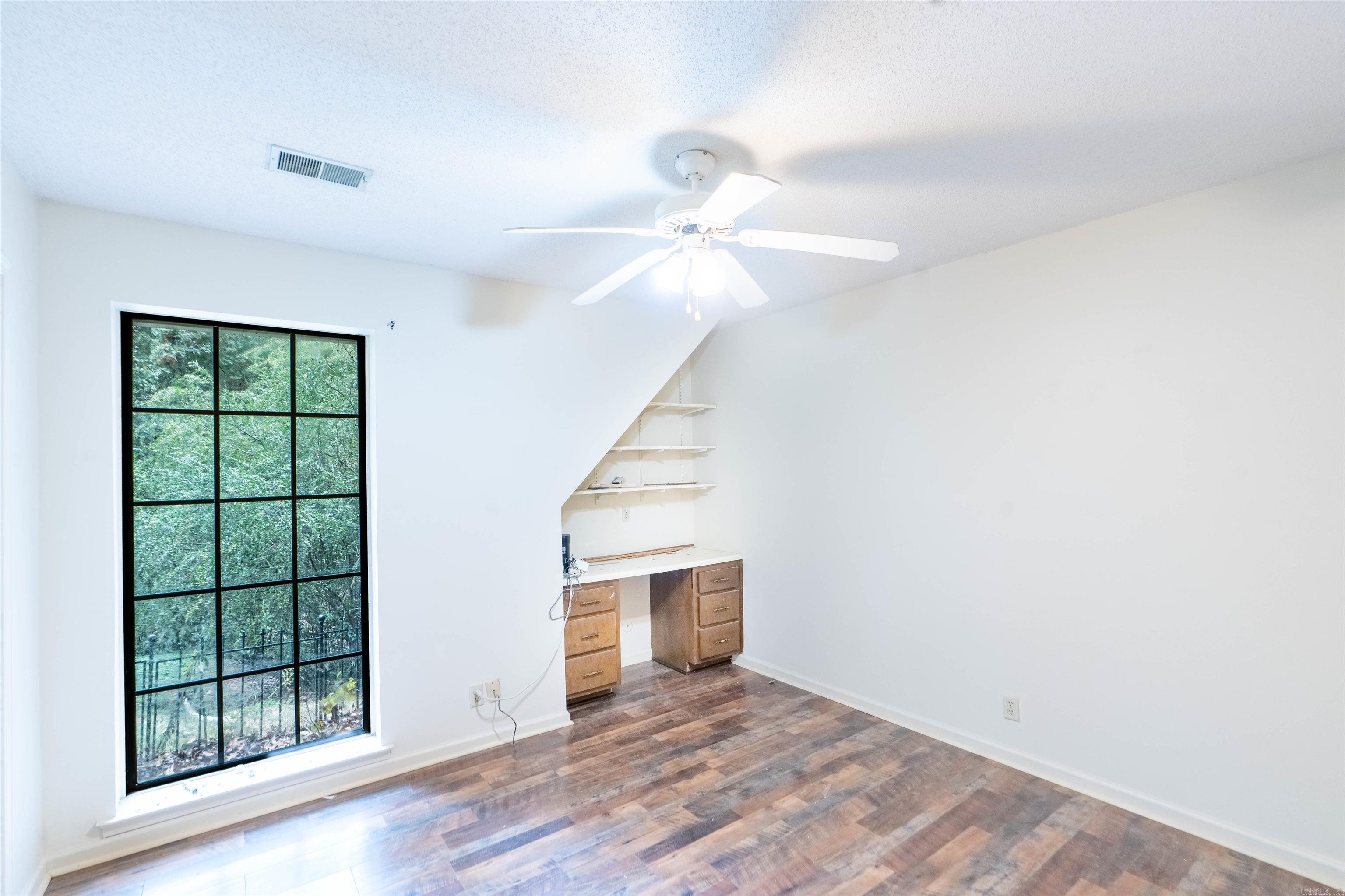 26 Holiday Hills Dr  Helena, AR