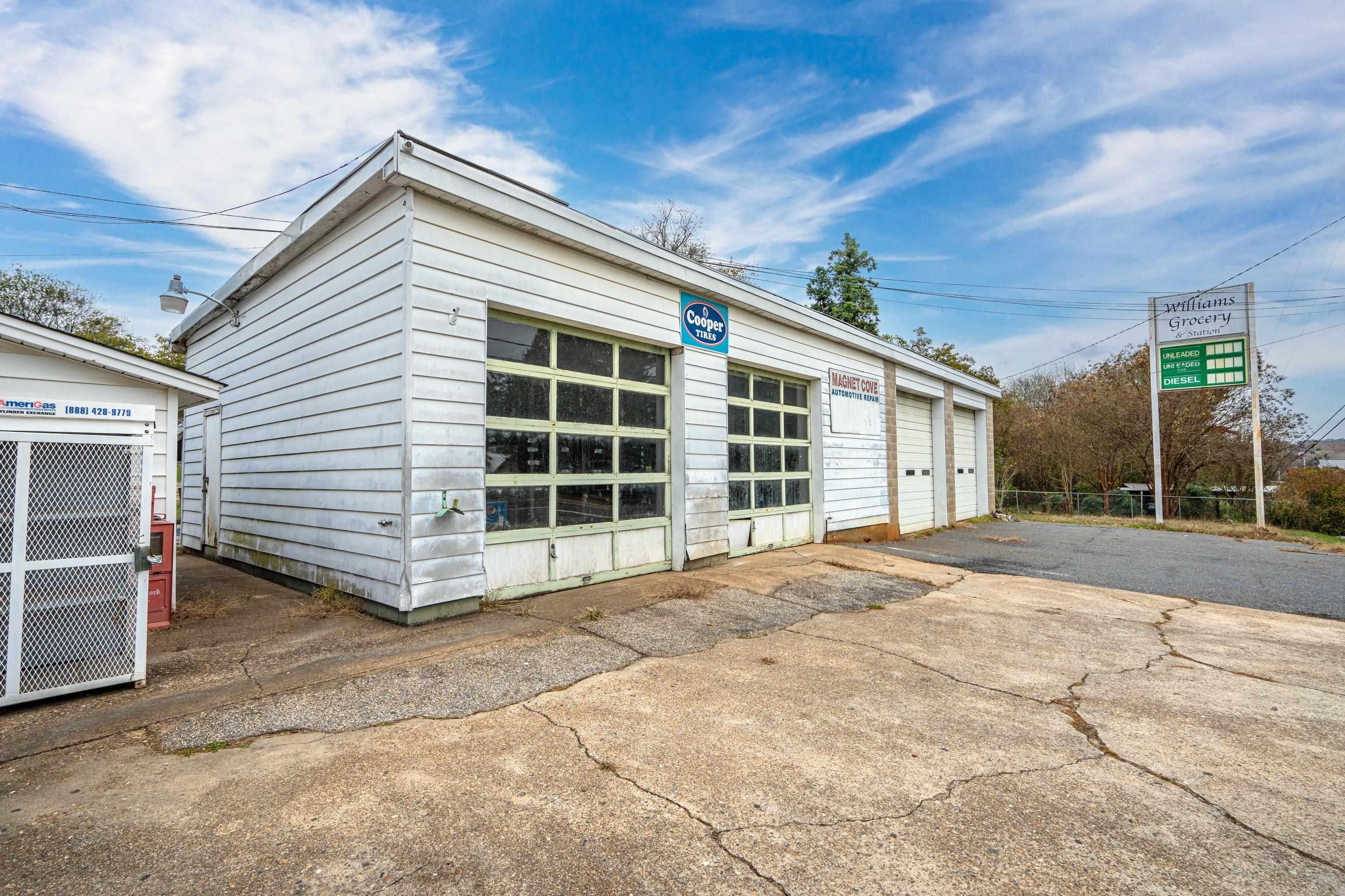 22214 Highway 51  Malvern, AR