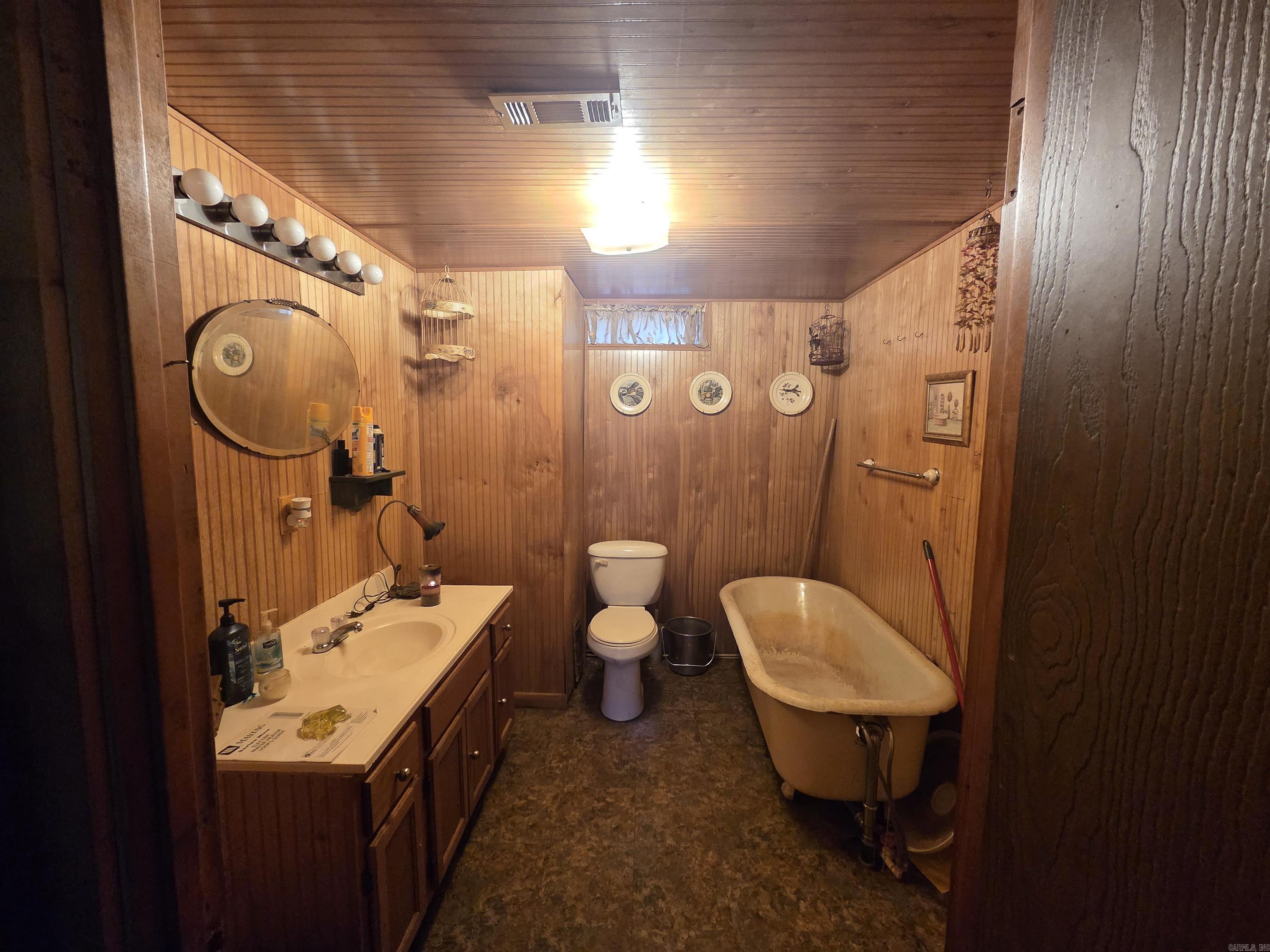 781 Sawmill  Mountain View, AR