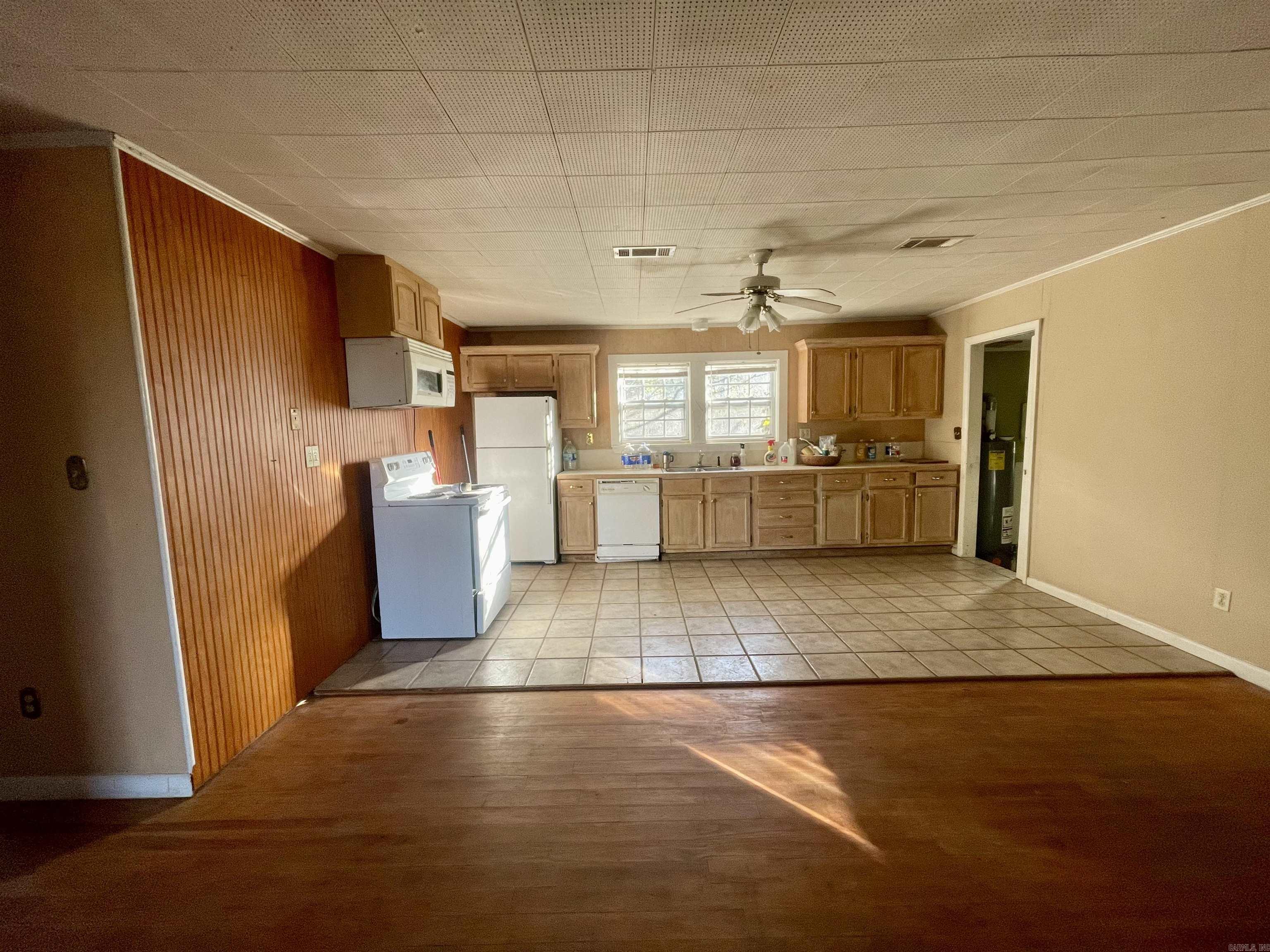 101 W North Ave  Humnoke, AR