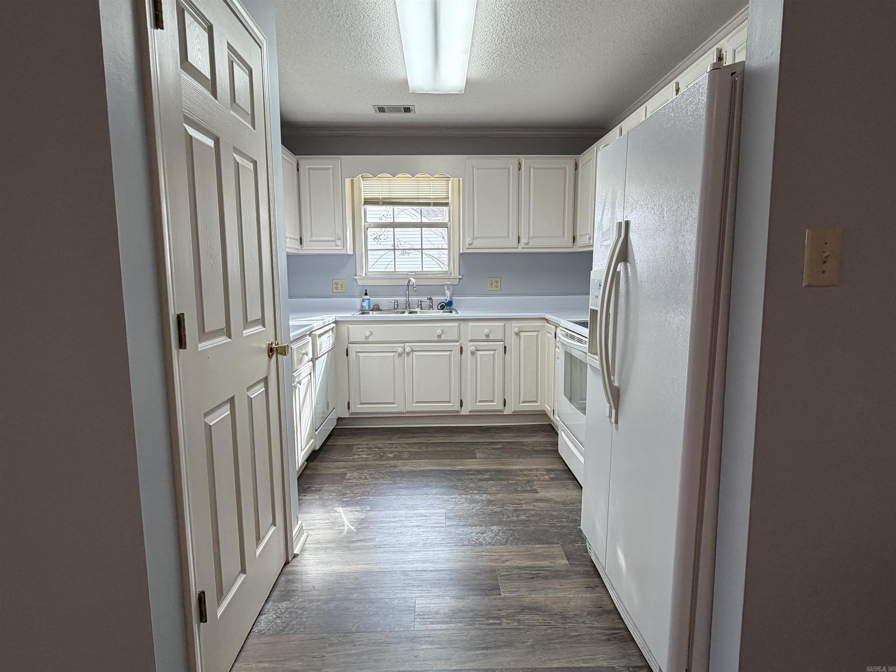 28 River Oaks Trace  Searcy, AR