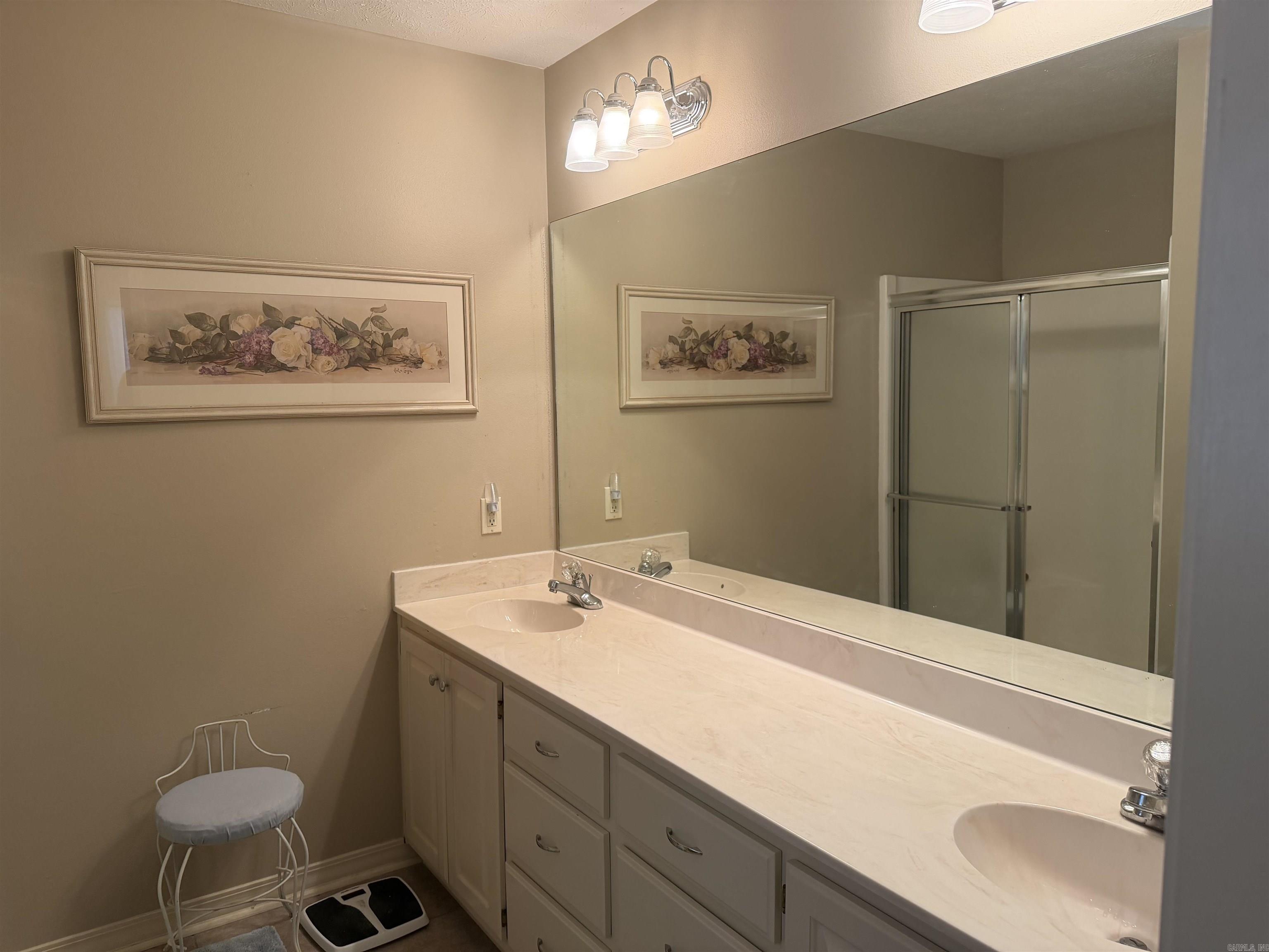 604 Llama  Searcy, AR