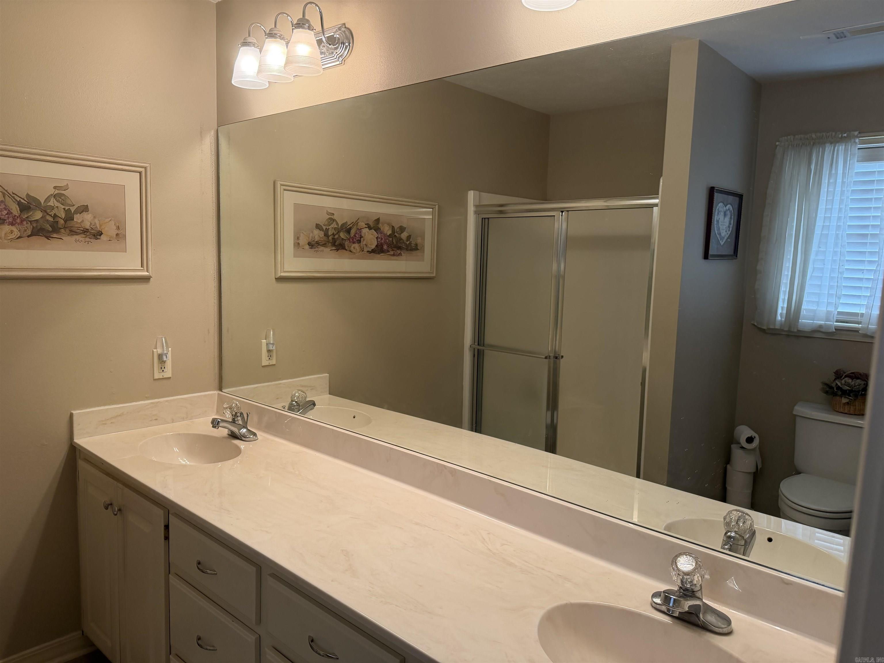 604 Llama  Searcy, AR